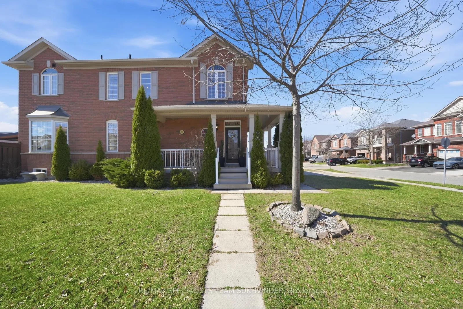 Photo 4 of 42 Delphinium Way, Brampton, Northwest Sandalwood Parkway — HOMEH
