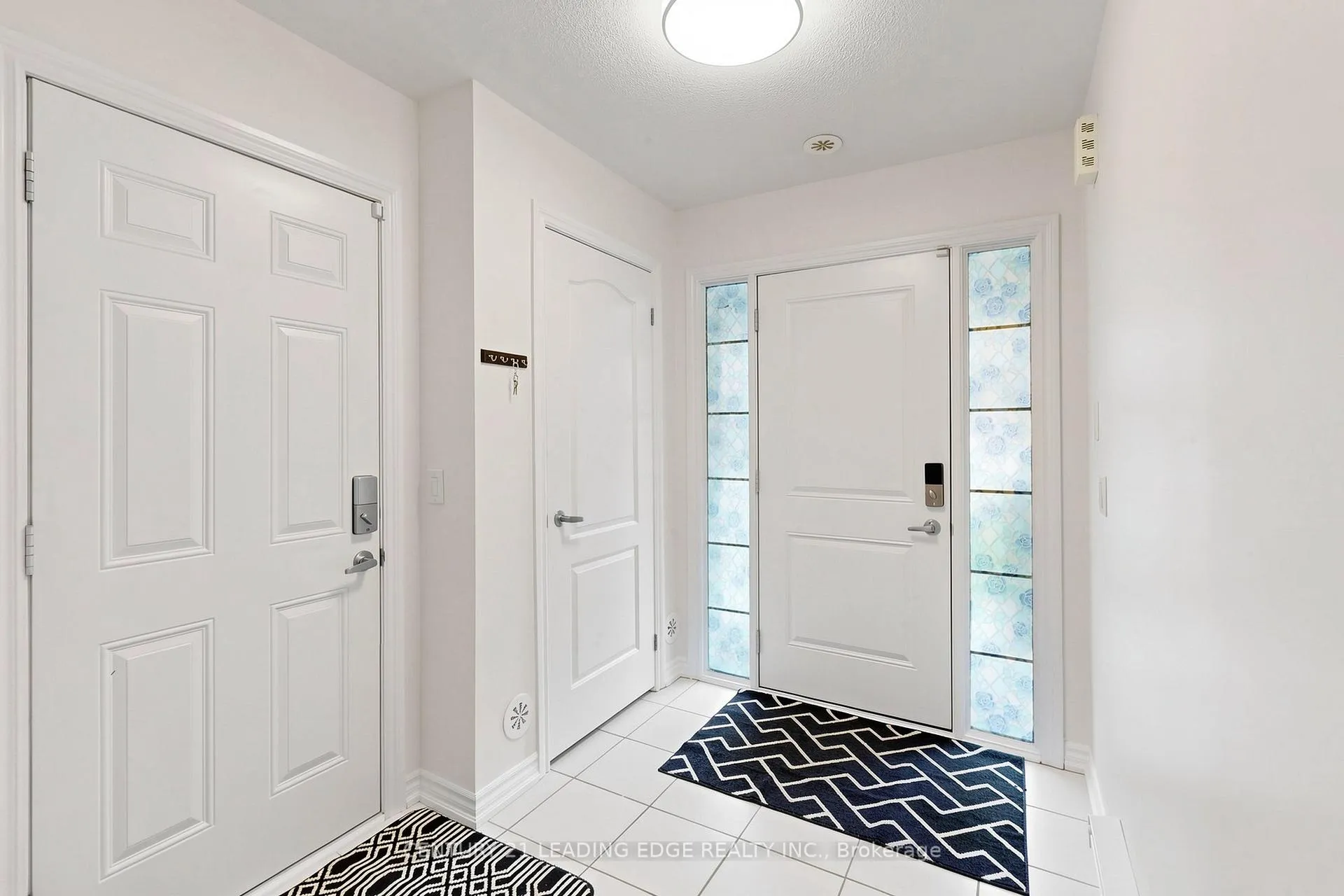 Photo 5 of 61 Far North Court, Oshawa, Windfields — HOMEH