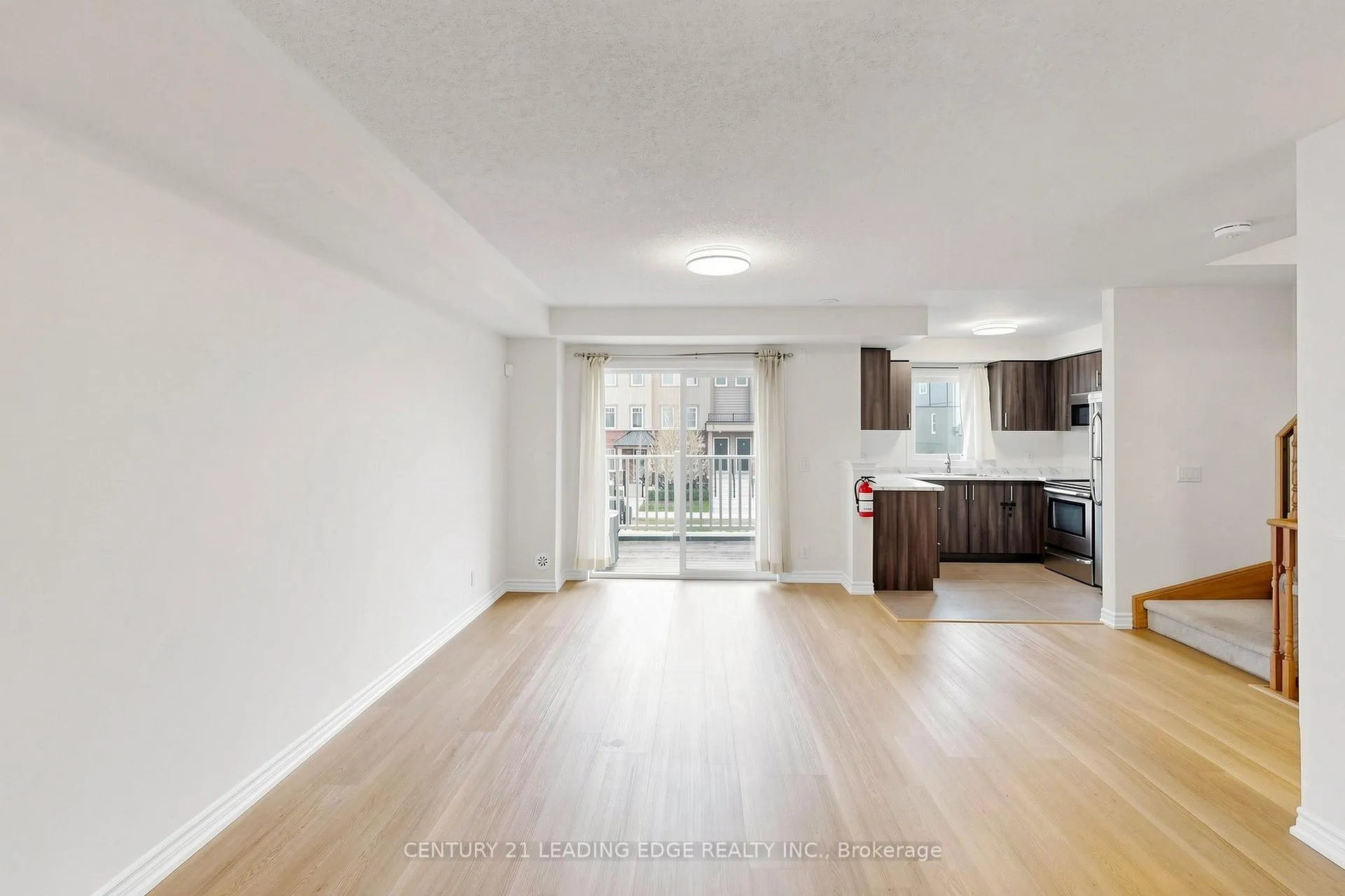 Photo 8 of 61 Far North Court, Oshawa, Windfields — HOMEH