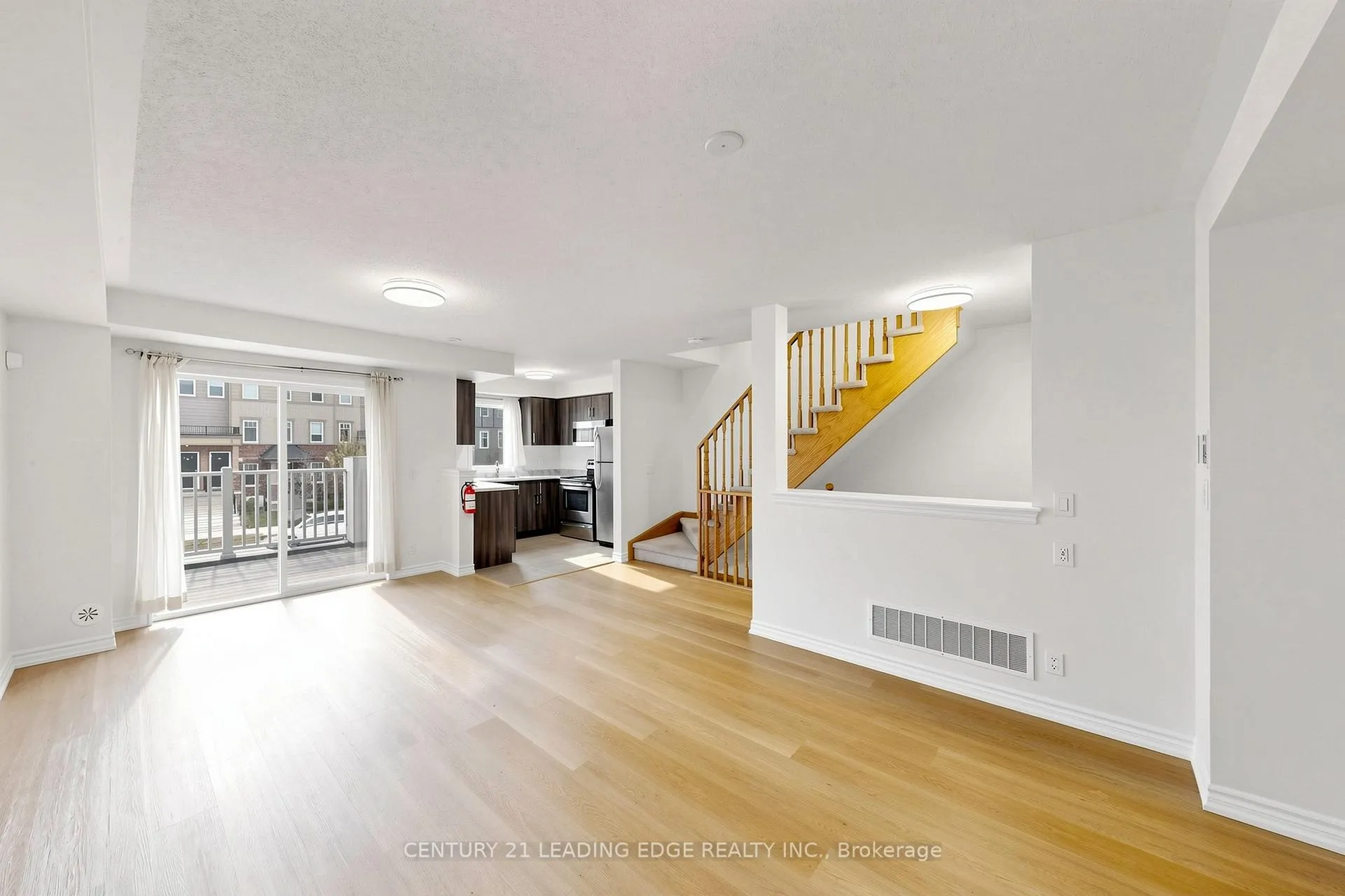 Photo 10 of 61 Far North Court, Oshawa, Windfields — HOMEH