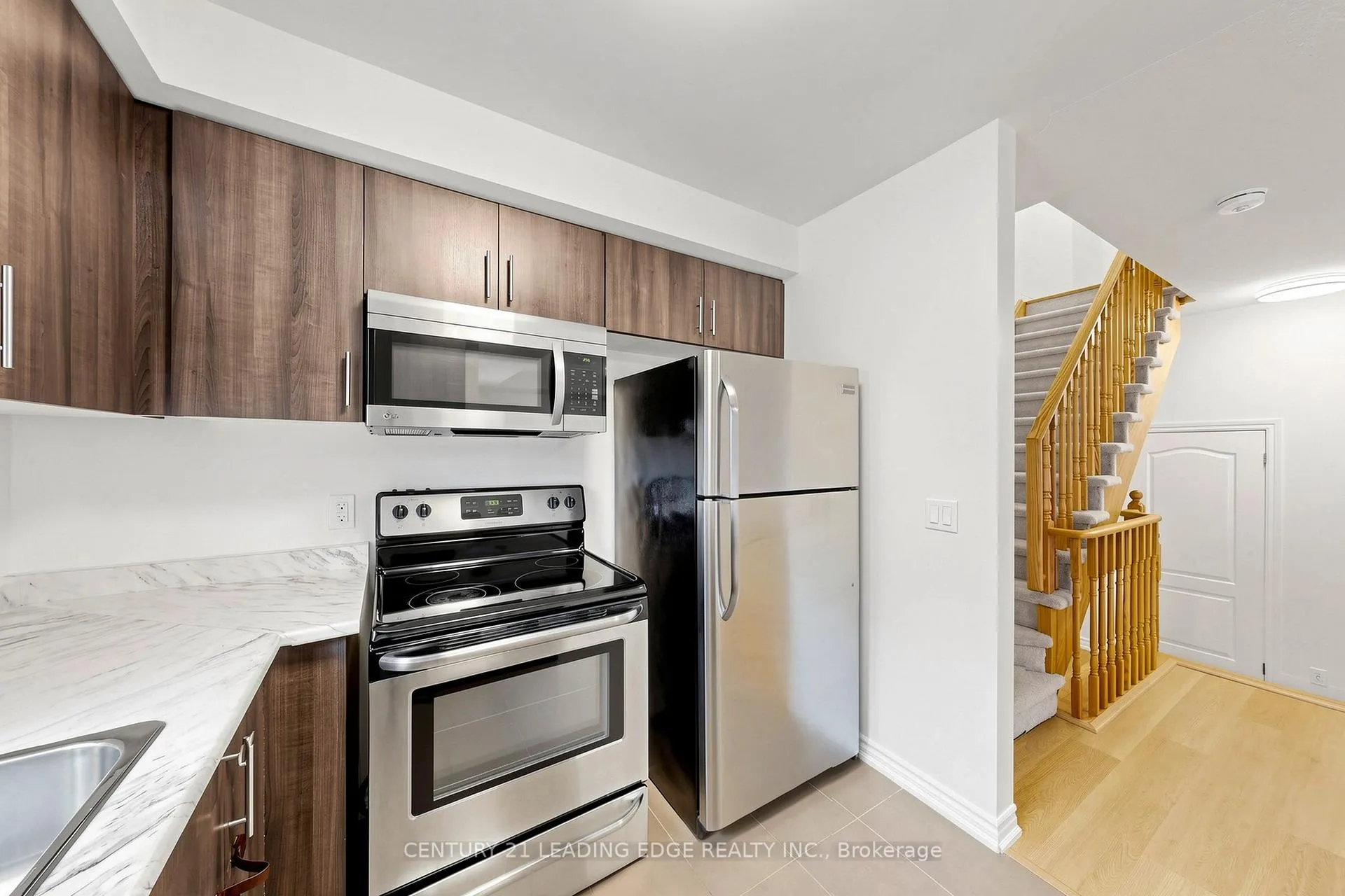 Photo 17 of 61 Far North Court, Oshawa, Windfields — HOMEH