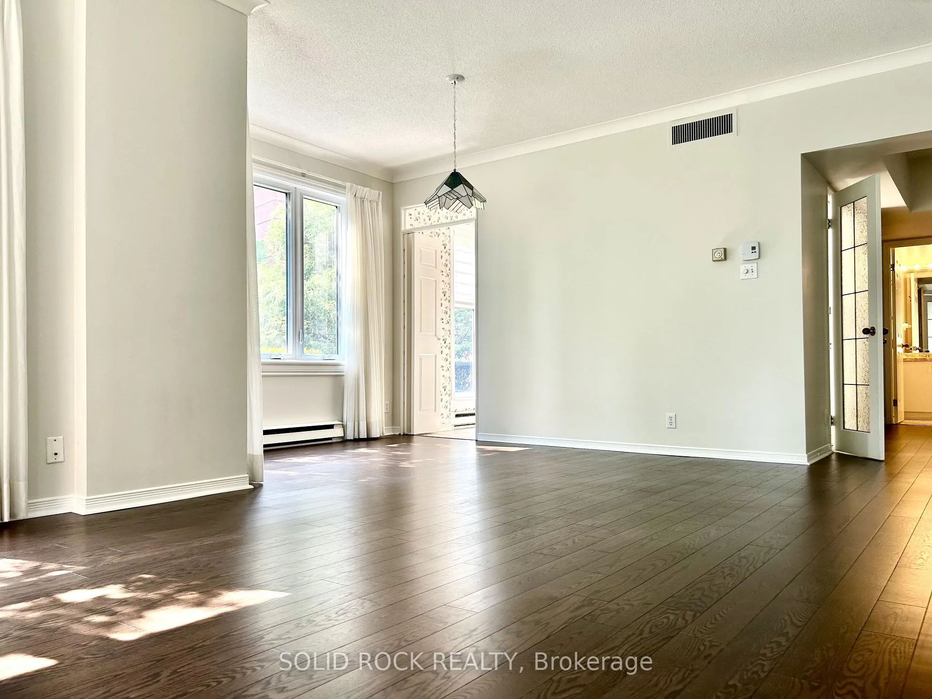 Photo 15 of Unit 106, 11 Durham Private, Ottawa, Lindenlea — HOMEH