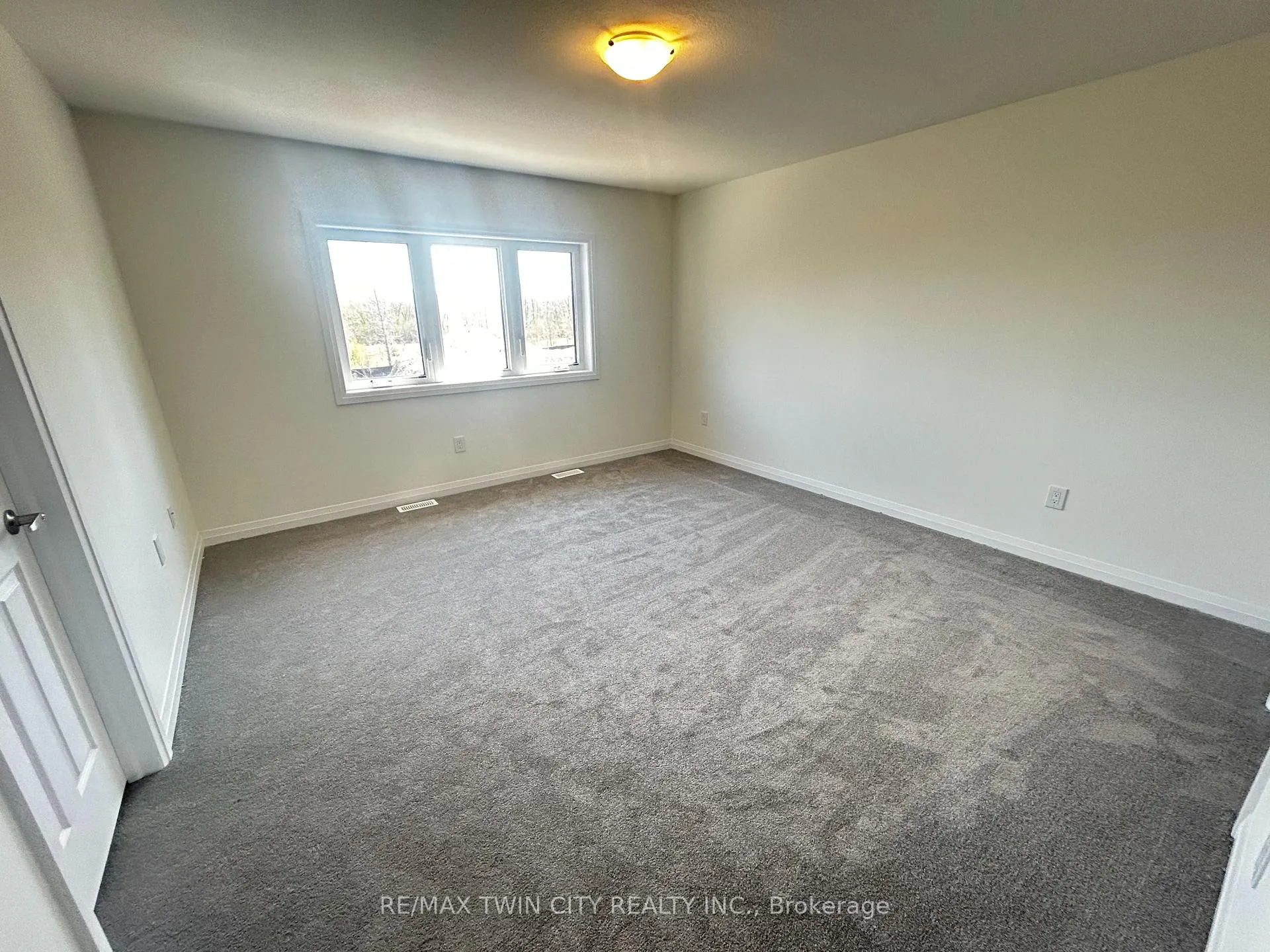 Photo 10 of 395 Starlight Avenue, Woolwich — HOMEH