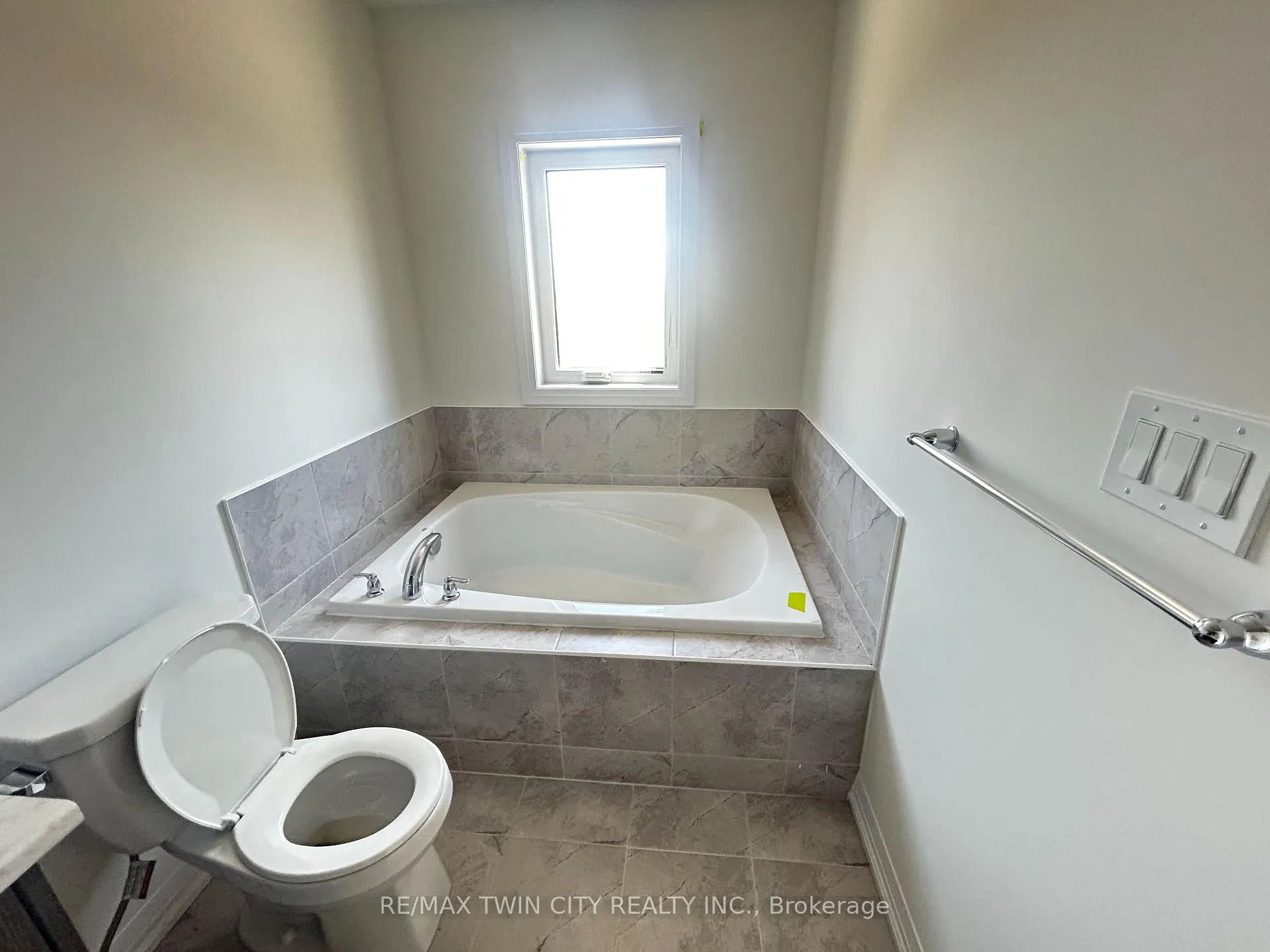 Photo 11 of 395 Starlight Avenue, Woolwich — HOMEH