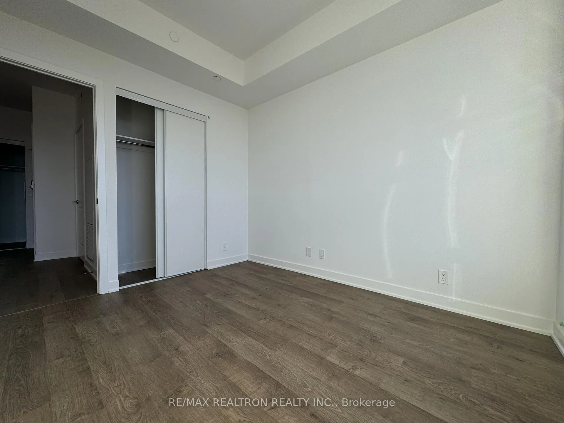 Photo 5 of Unit B1606, 50 Upper Mall Way, Vaughan, Brownridge — HOMEH