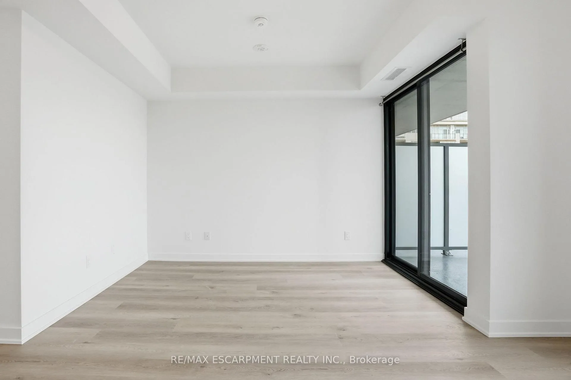 Photo 10 of Unit 1002, 2075 Lakeshore Road, Burlington, Brant — HOMEH