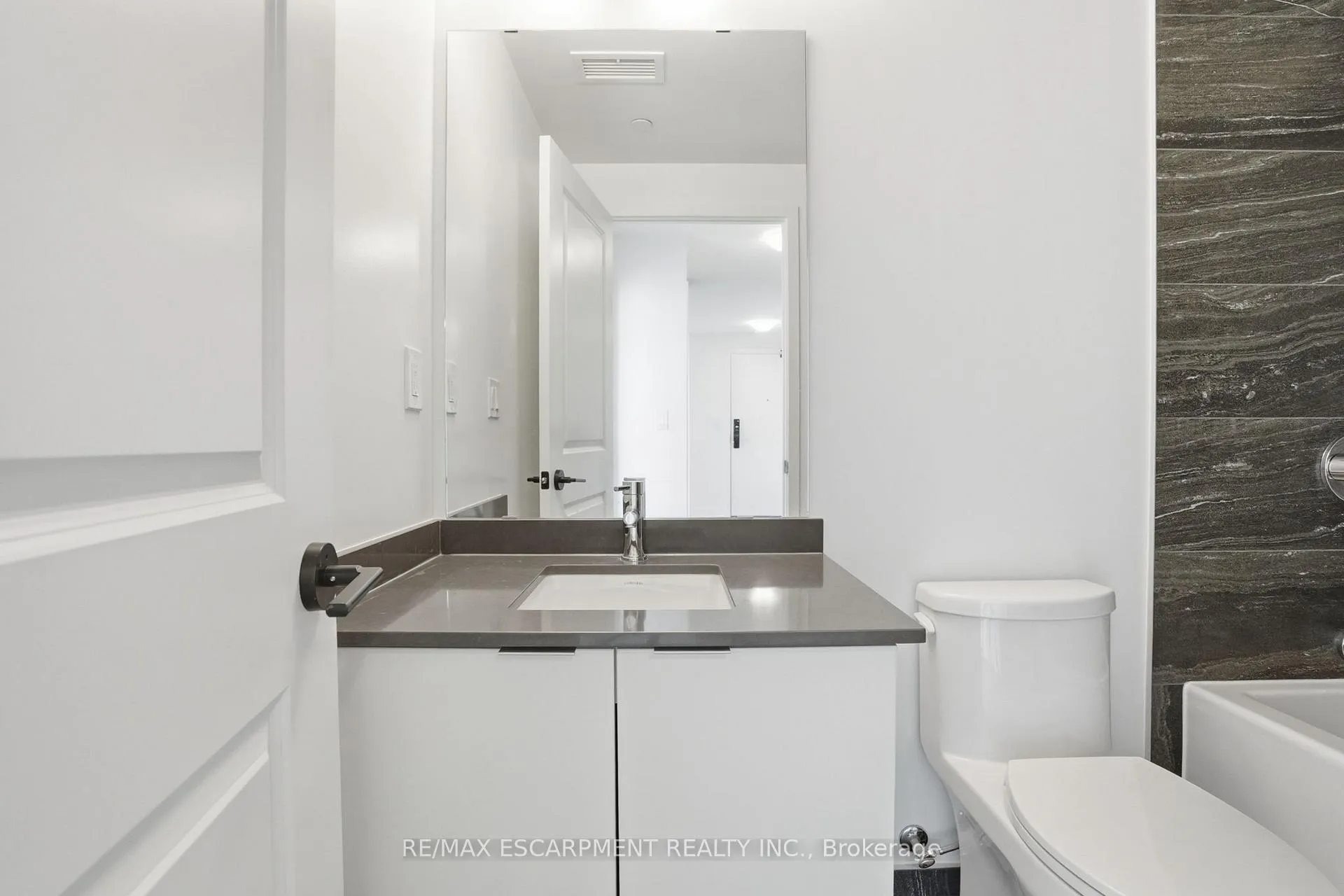 Photo 17 of Unit 1002, 2075 Lakeshore Road, Burlington, Brant — HOMEH