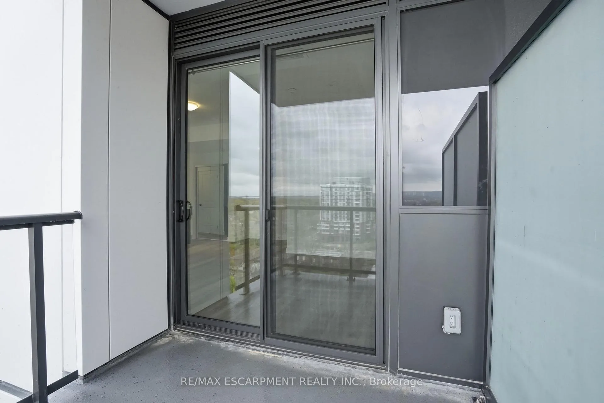 Photo 20 of Unit 1002, 2075 Lakeshore Road, Burlington, Brant — HOMEH