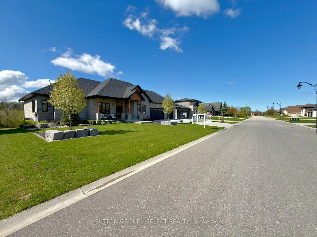 Photo 2 of 276 Hazelton Lane, South Huron, Exeter — HOMEH