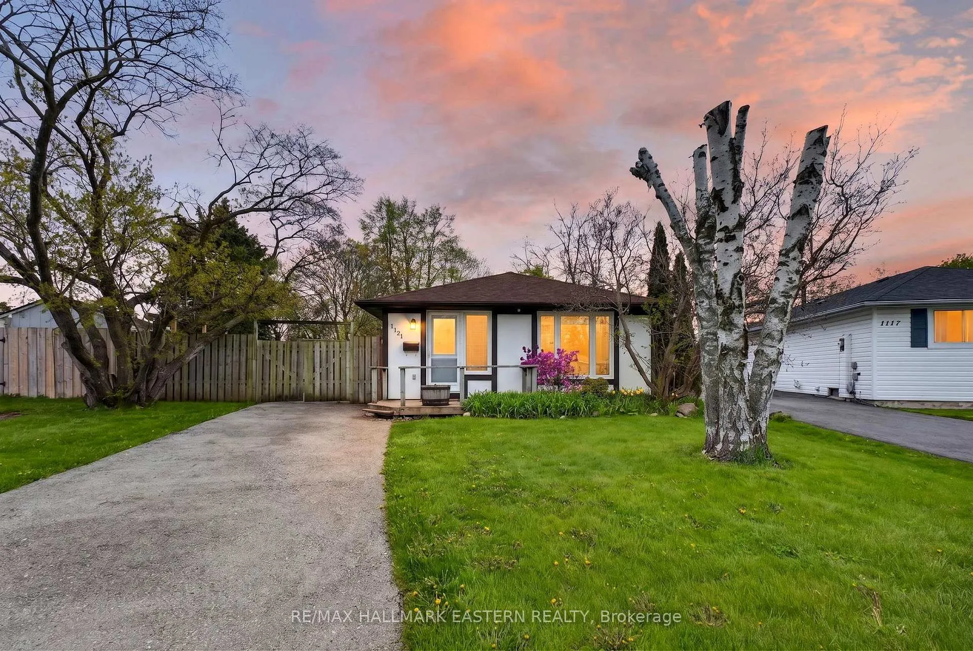 Photo 1 of 1121 Norman Crescent, Oshawa, Donevan — HOMEH