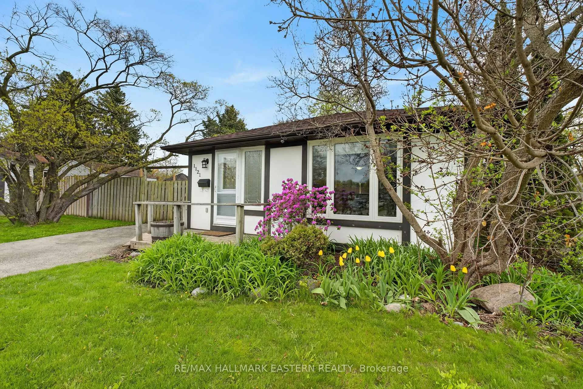 Photo 4 of 1121 Norman Crescent, Oshawa, Donevan — HOMEH