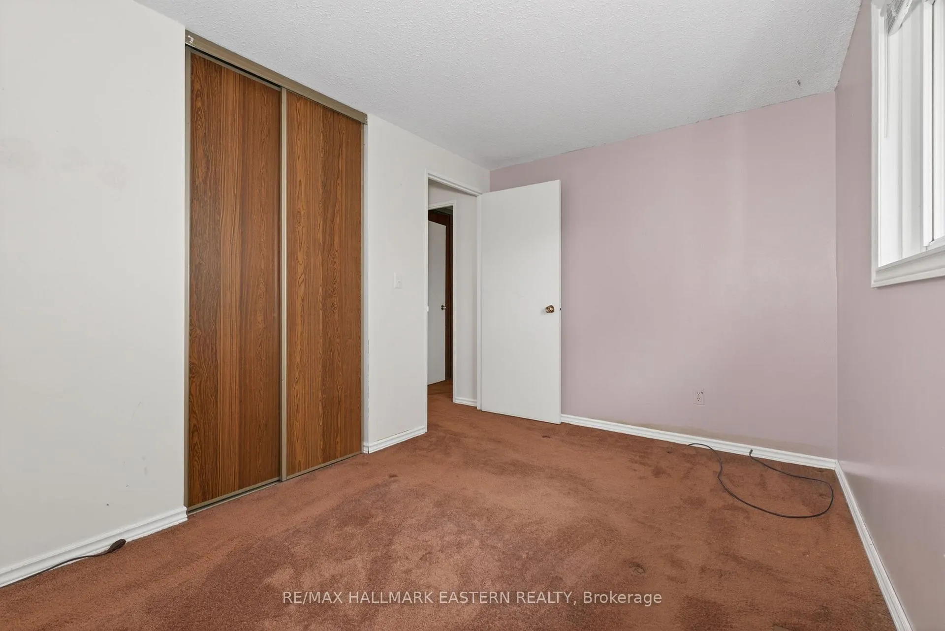 Photo 18 of 1121 Norman Crescent, Oshawa, Donevan — HOMEH