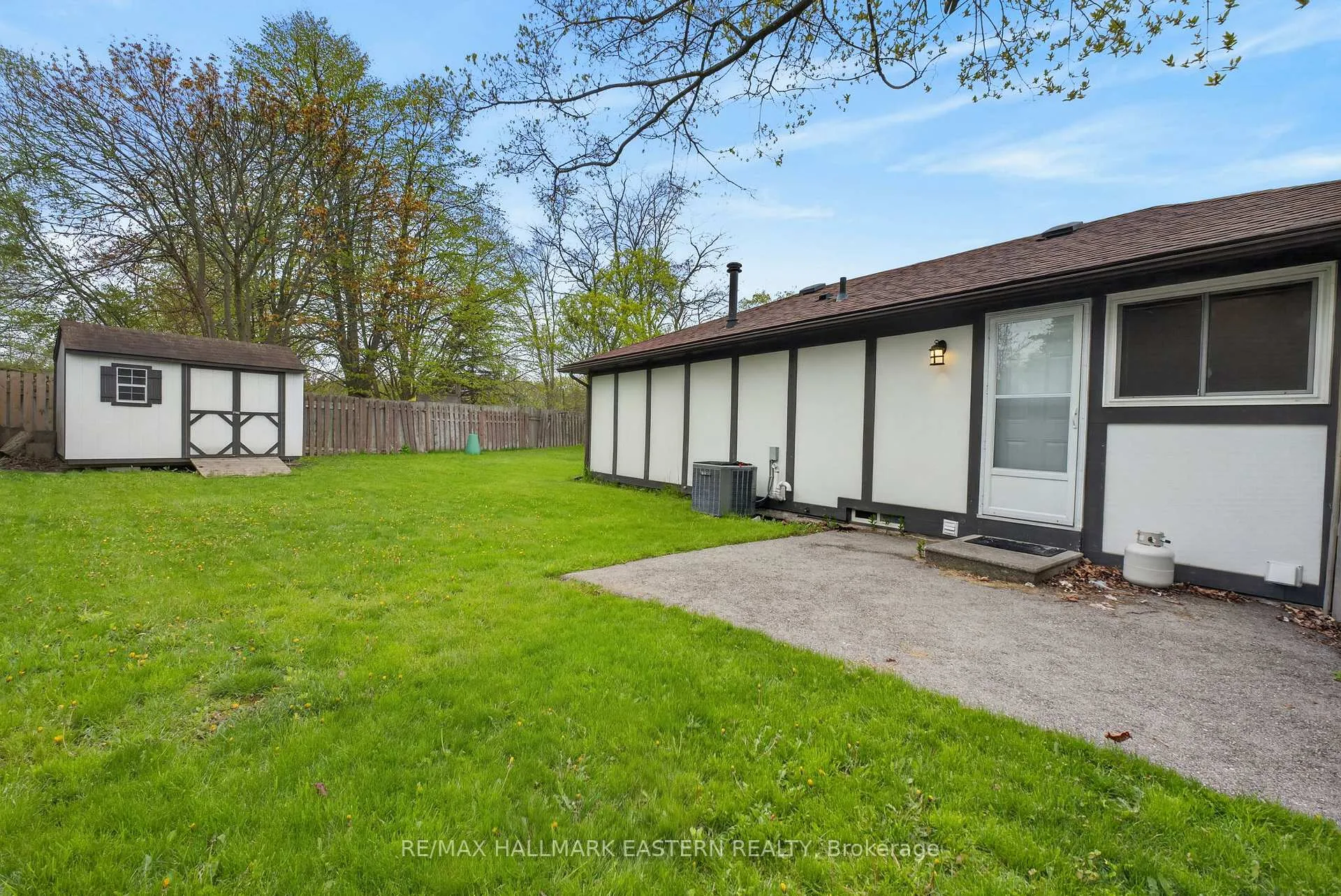 Photo 29 of 1121 Norman Crescent, Oshawa, Donevan — HOMEH