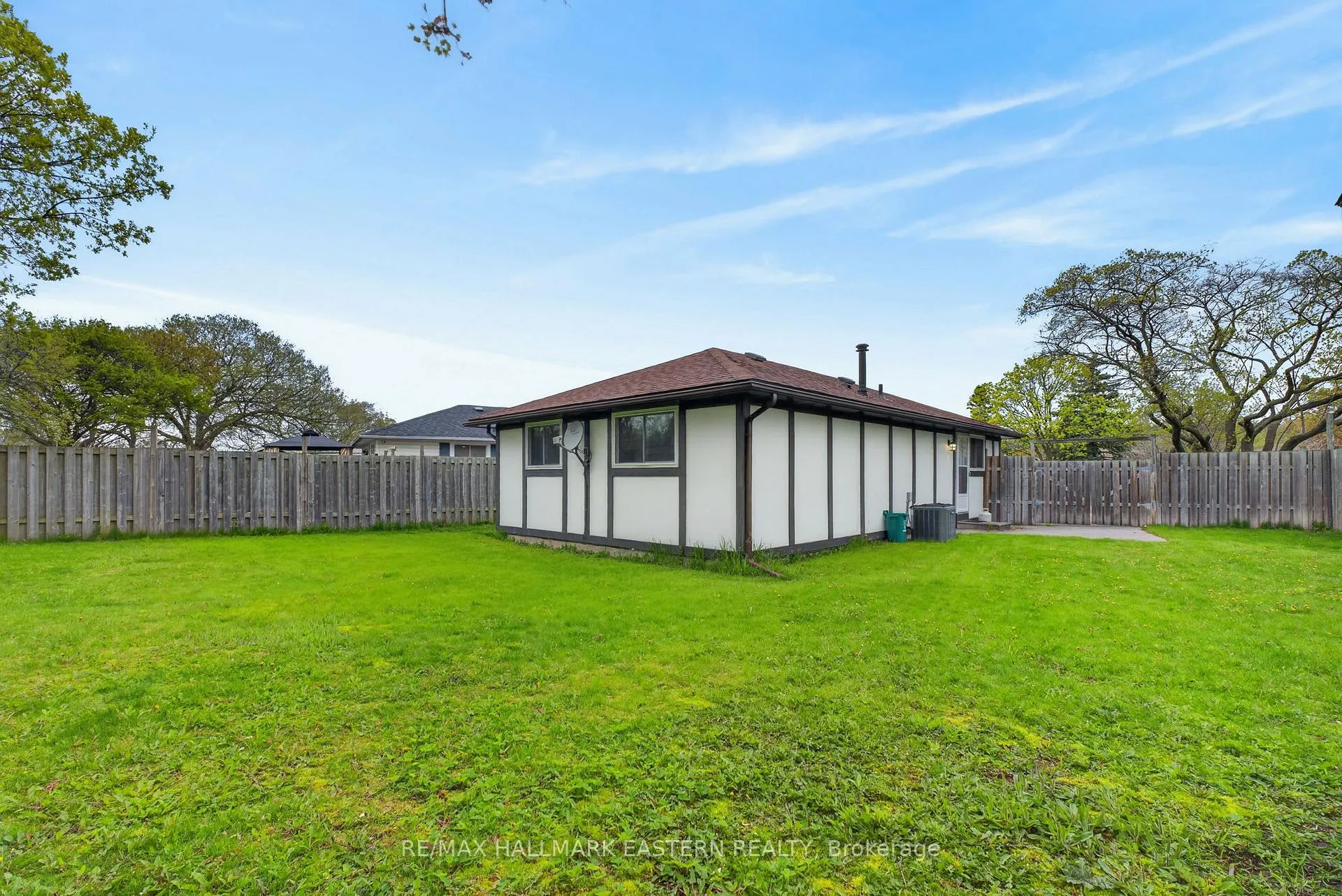 Photo 31 of 1121 Norman Crescent, Oshawa, Donevan — HOMEH