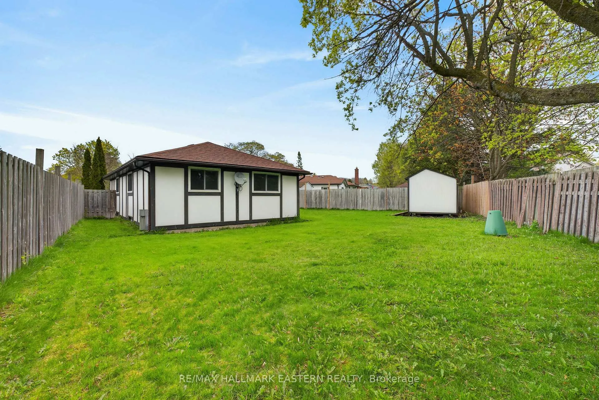 Photo 32 of 1121 Norman Crescent, Oshawa, Donevan — HOMEH