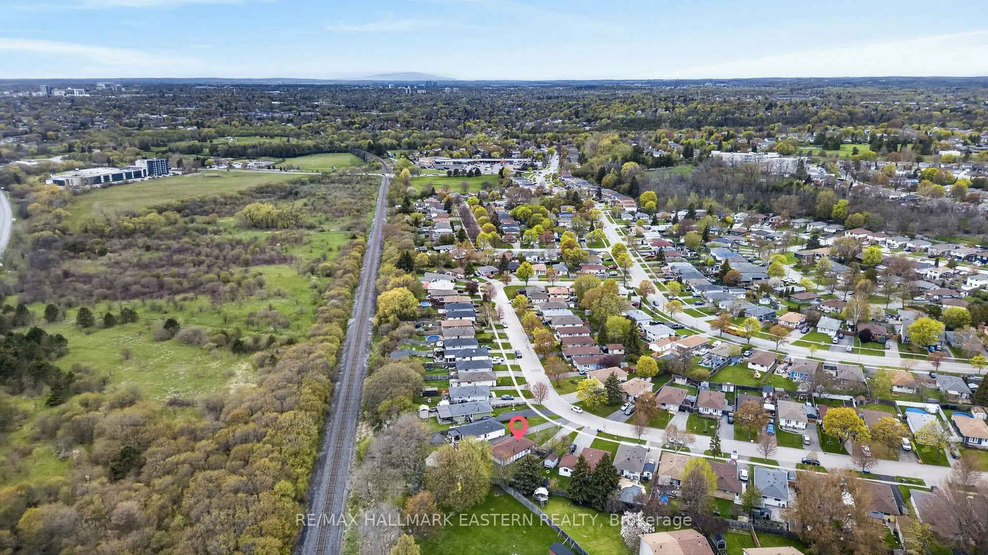 Photo 40 of 1121 Norman Crescent, Oshawa, Donevan — HOMEH