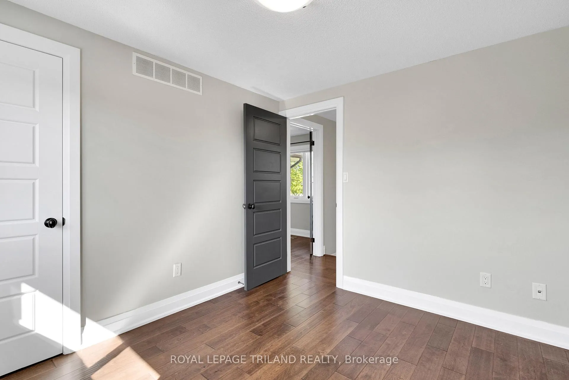 Photo 25 of Unit B, 129 Symes Street, Southwest Middlesex, Glencoe — HOMEH