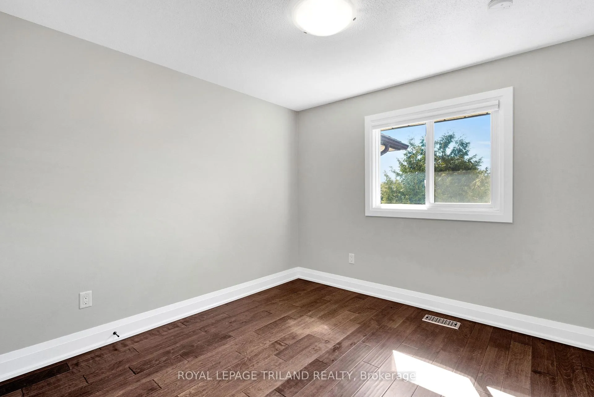 Photo 26 of Unit B, 129 Symes Street, Southwest Middlesex, Glencoe — HOMEH