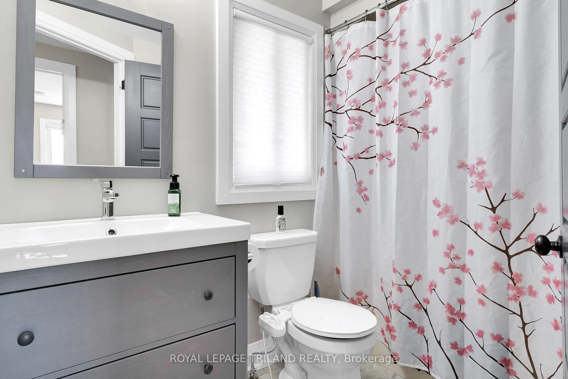 Photo 28 of Unit B, 129 Symes Street, Southwest Middlesex, Glencoe — HOMEH