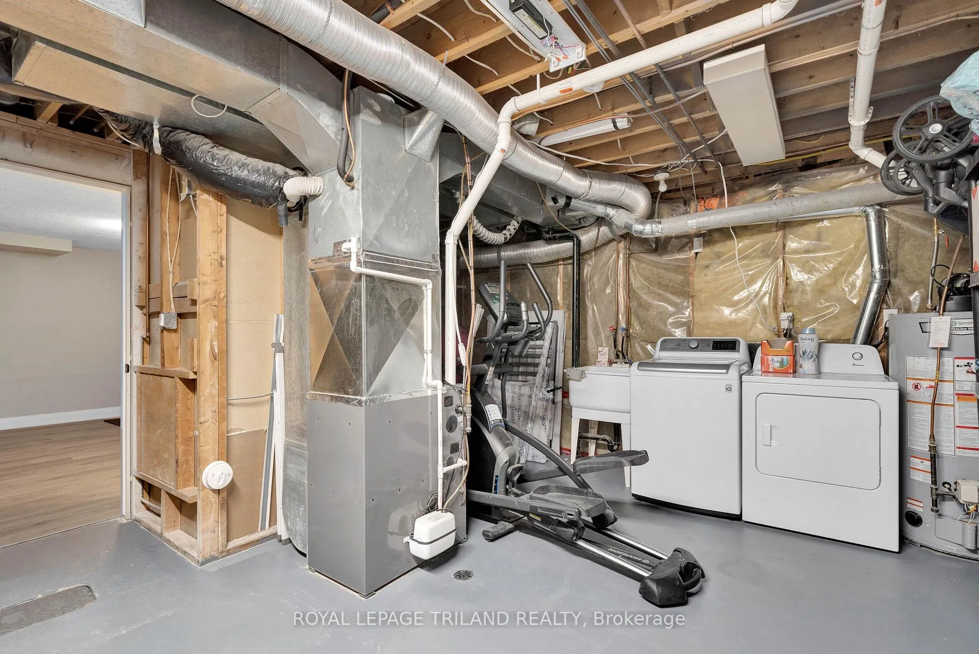 Photo 34 of Unit B, 129 Symes Street, Southwest Middlesex, Glencoe — HOMEH