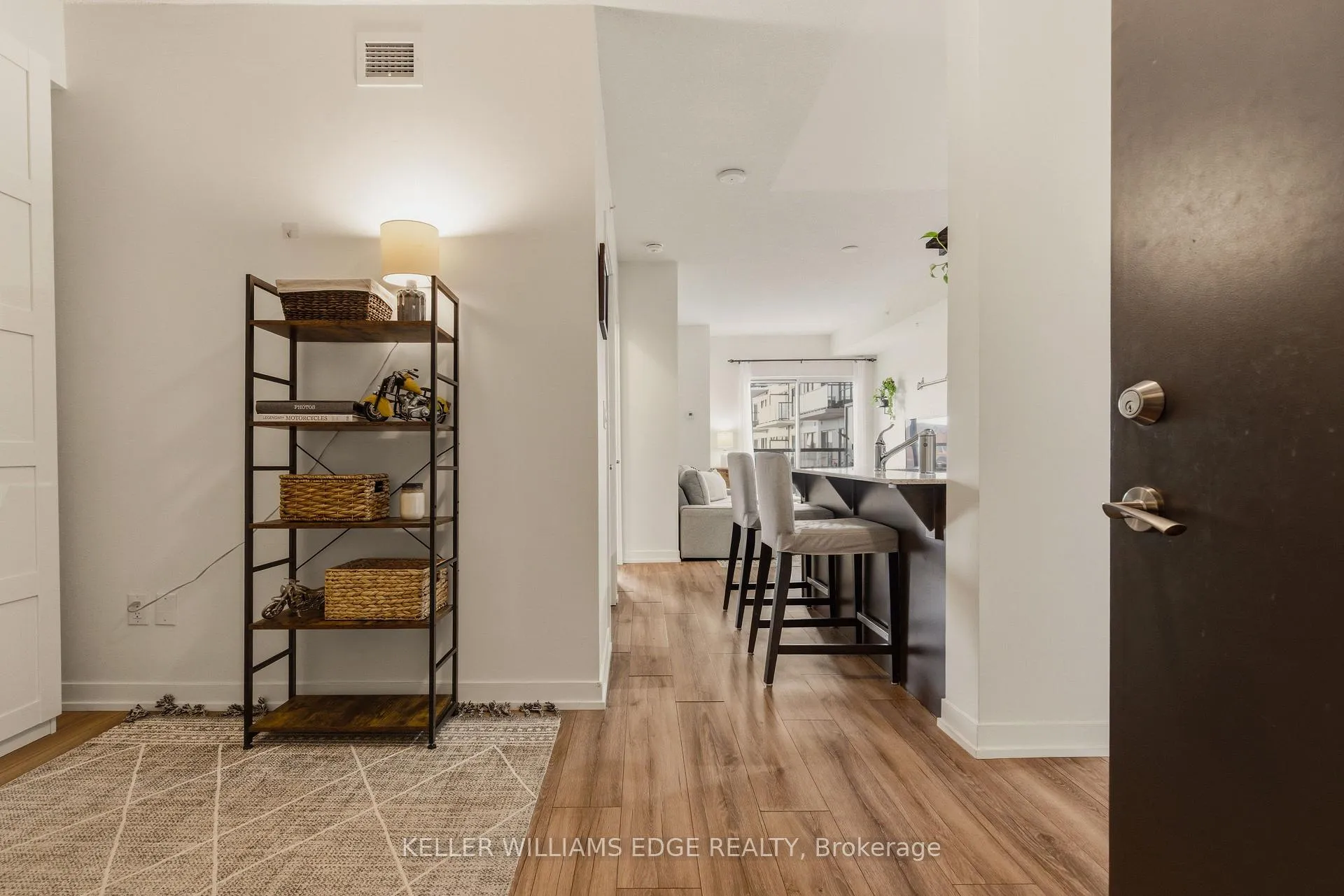 Photo 6 of Unit 311, 550 North Service Road, Grimsby, Grimsby Beach — HOMEH