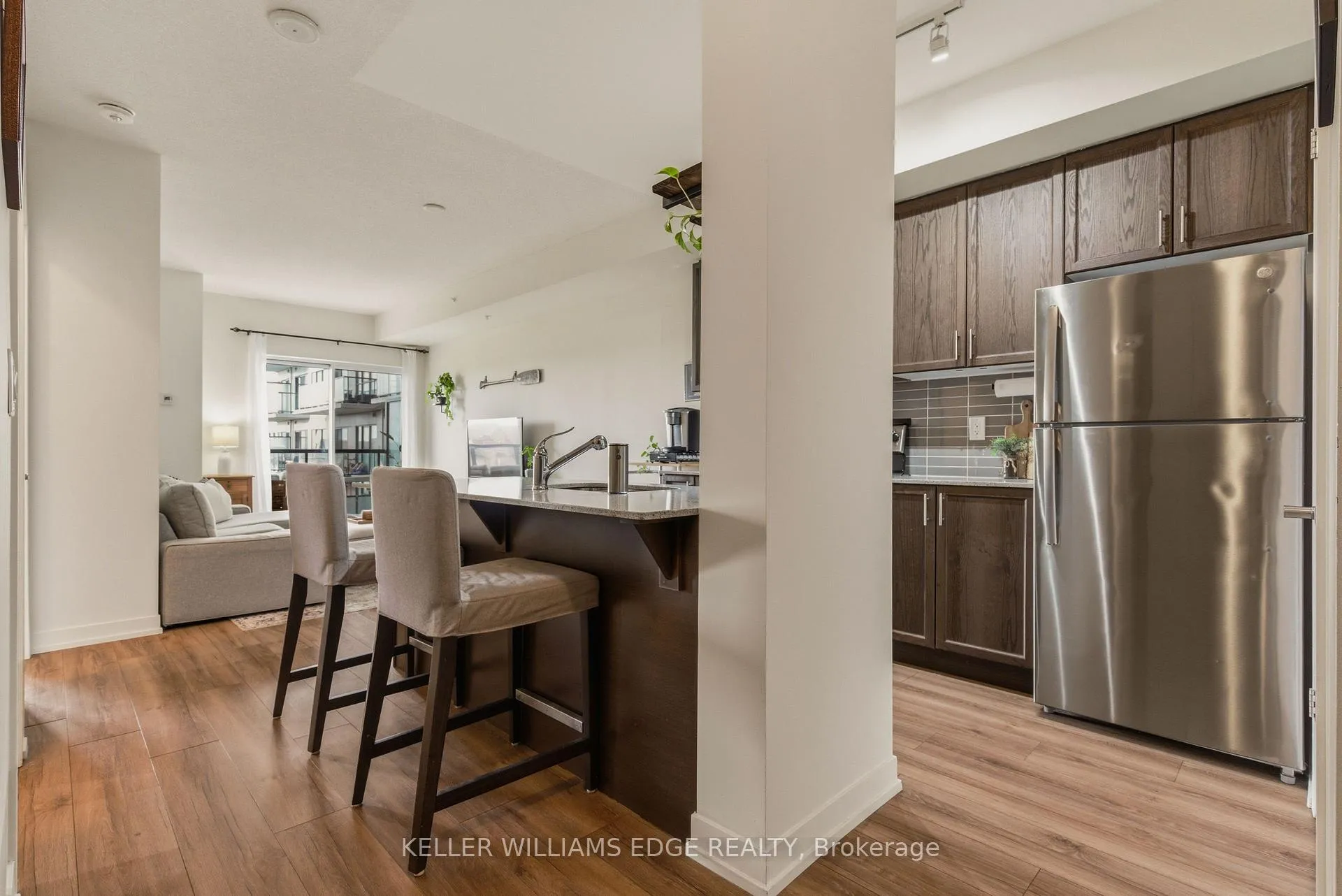 Photo 11 of Unit 311, 550 North Service Road, Grimsby, Grimsby Beach — HOMEH