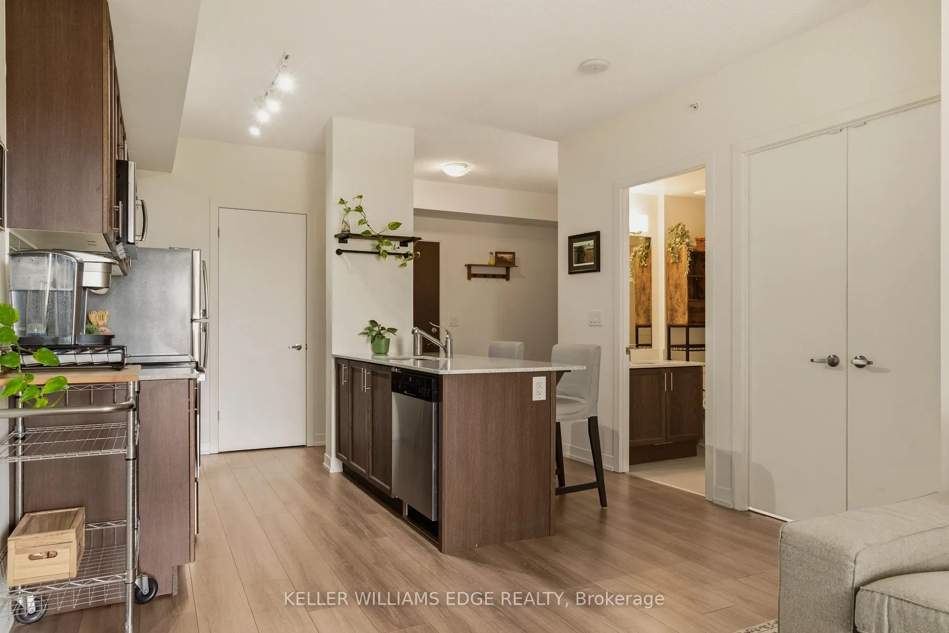 Photo 13 of Unit 311, 550 North Service Road, Grimsby, Grimsby Beach — HOMEH