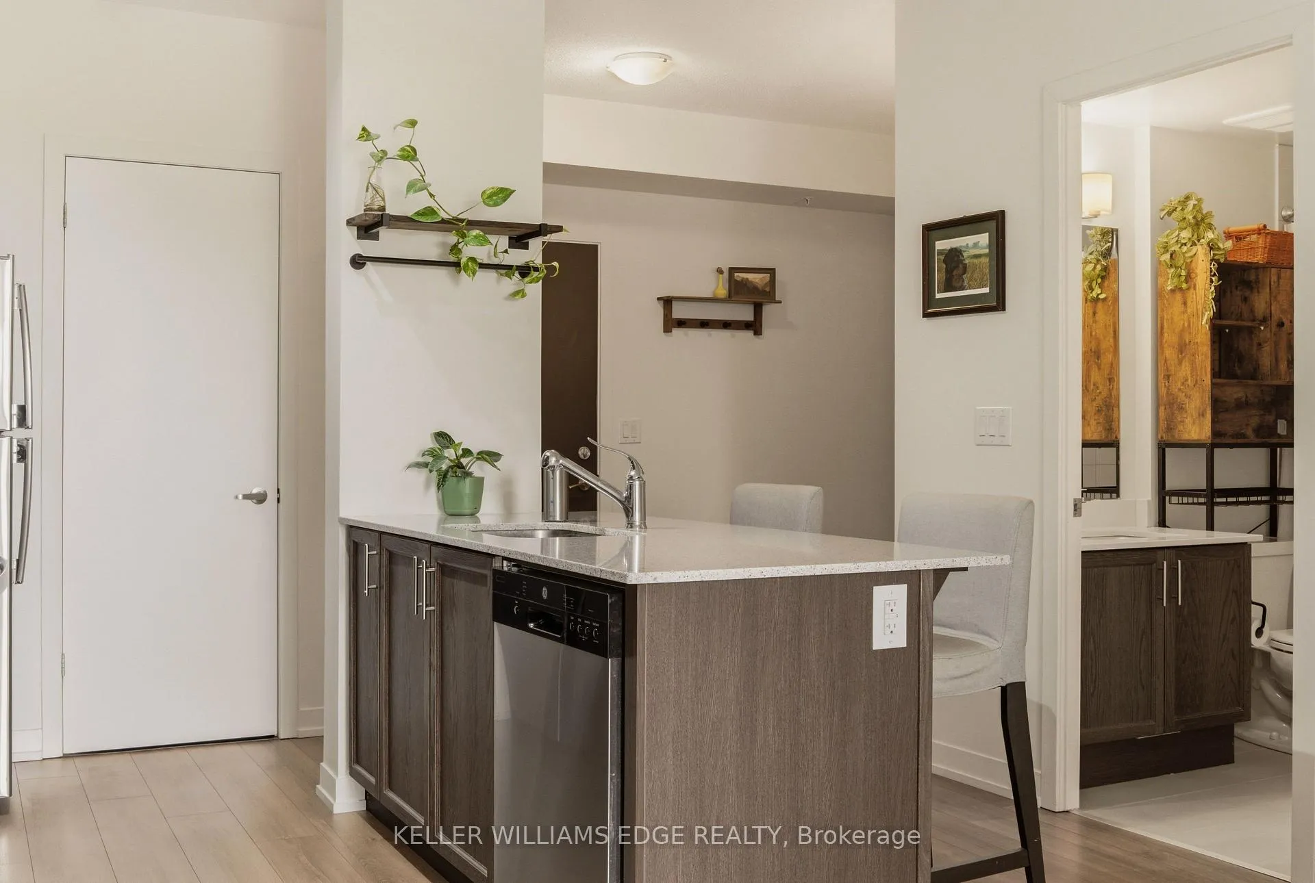 Photo 14 of Unit 311, 550 North Service Road, Grimsby, Grimsby Beach — HOMEH
