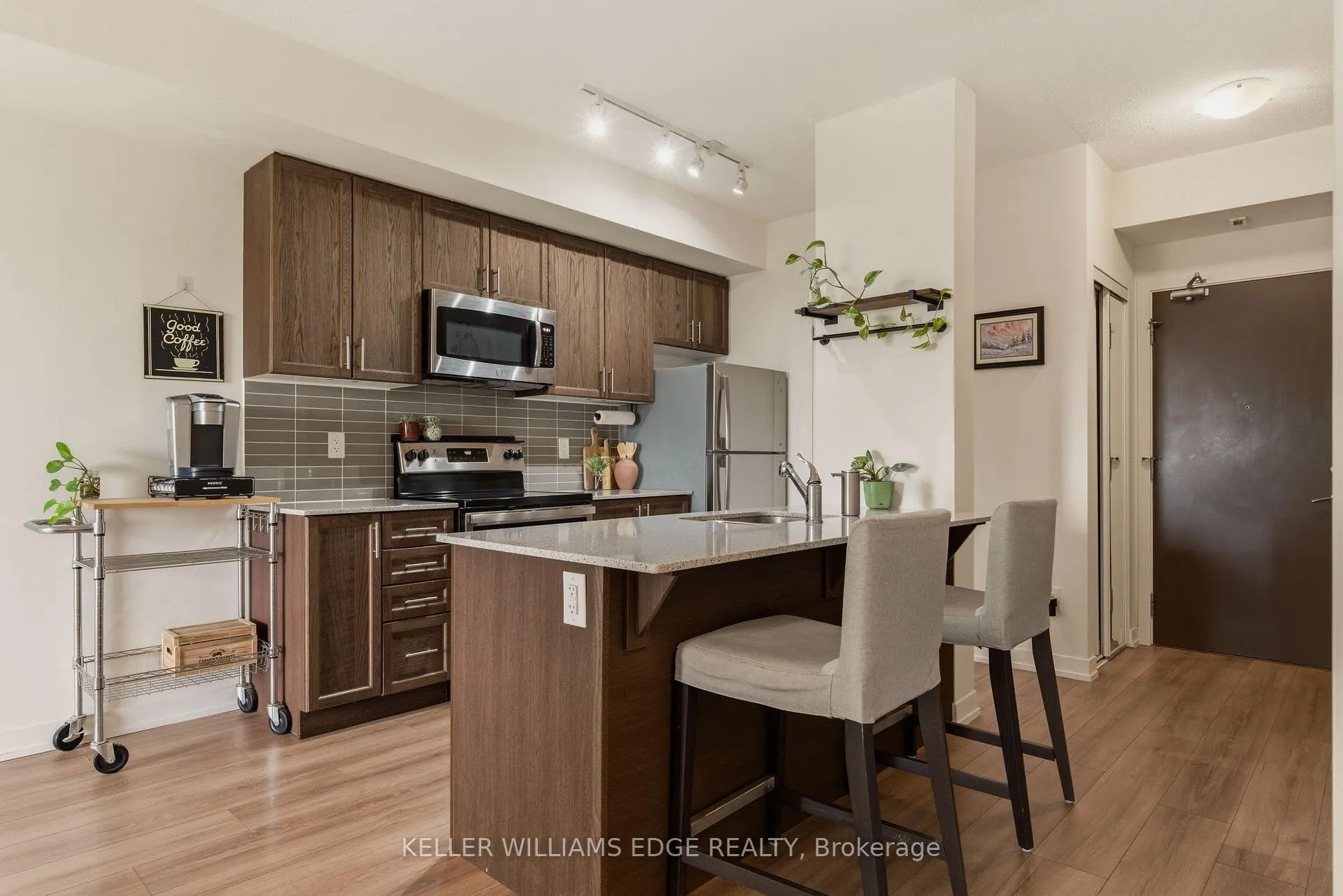 Photo 16 of Unit 311, 550 North Service Road, Grimsby, Grimsby Beach — HOMEH