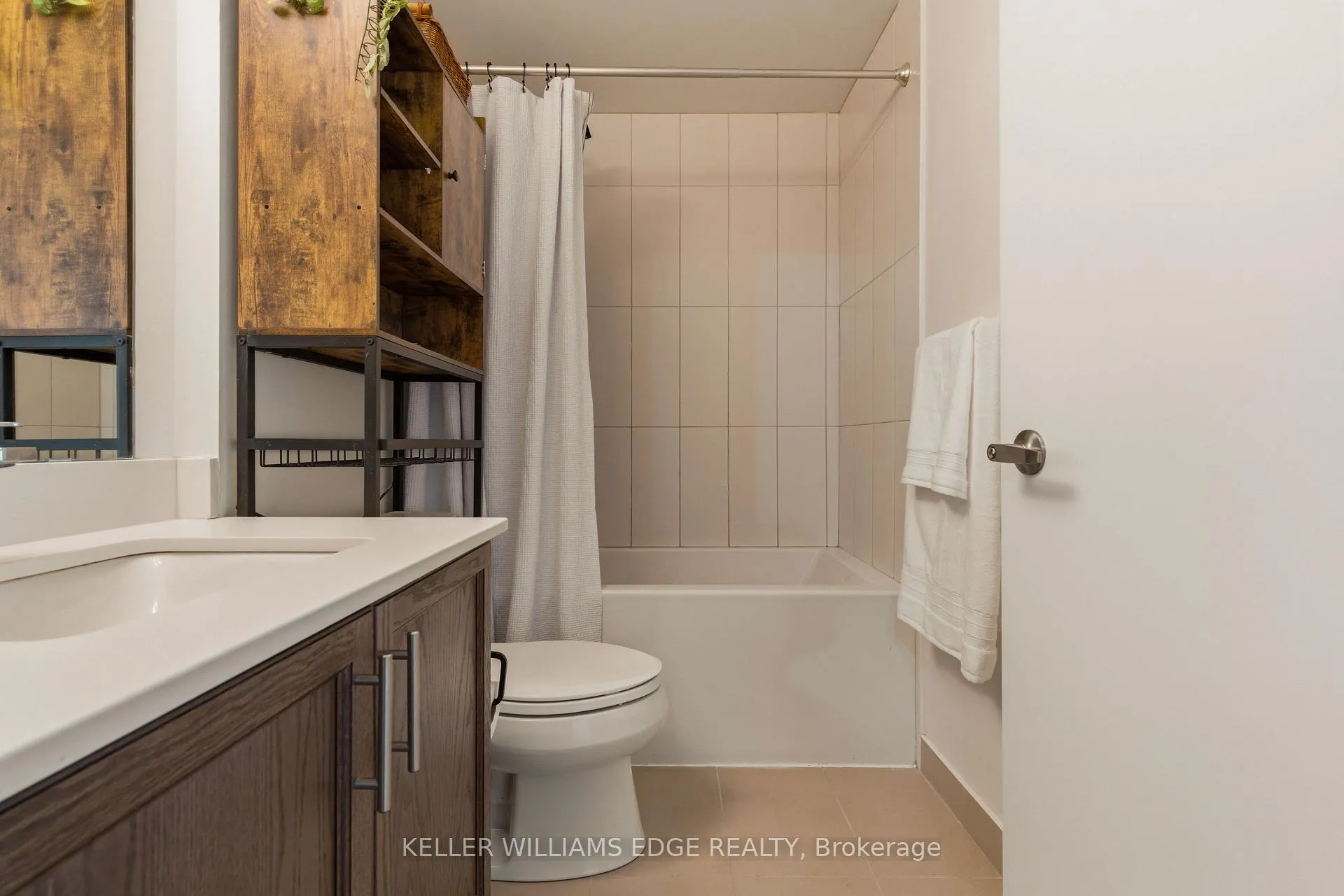 Photo 32 of Unit 311, 550 North Service Road, Grimsby, Grimsby Beach — HOMEH