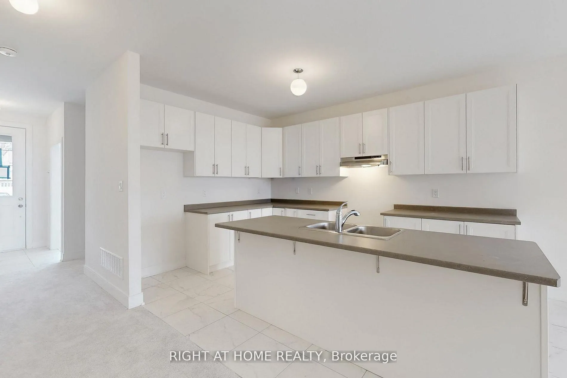 Photo 13 of 243 Duncan Street, Clearview, Stayner — HOMEH