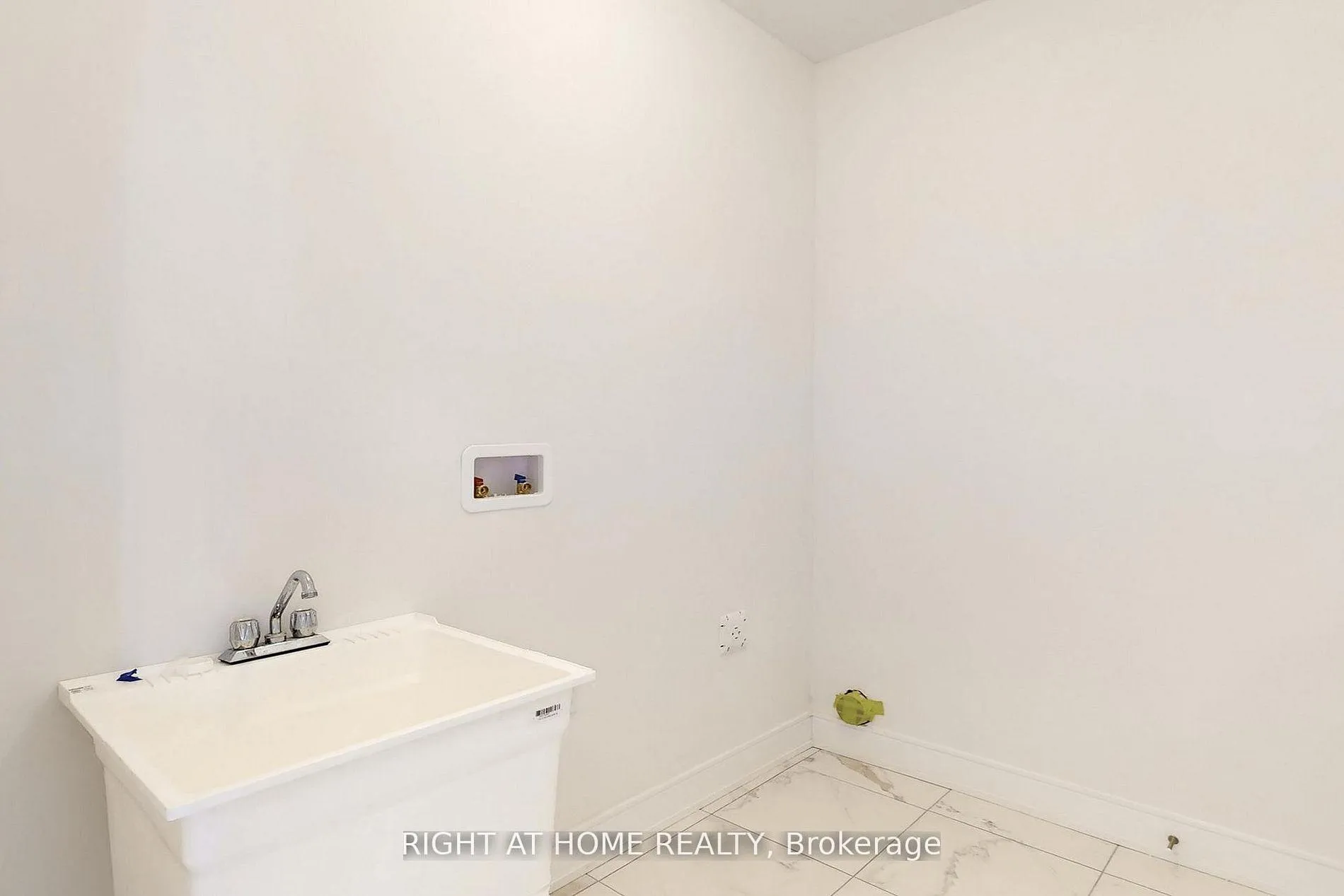 Photo 19 of 243 Duncan Street, Clearview, Stayner — HOMEH