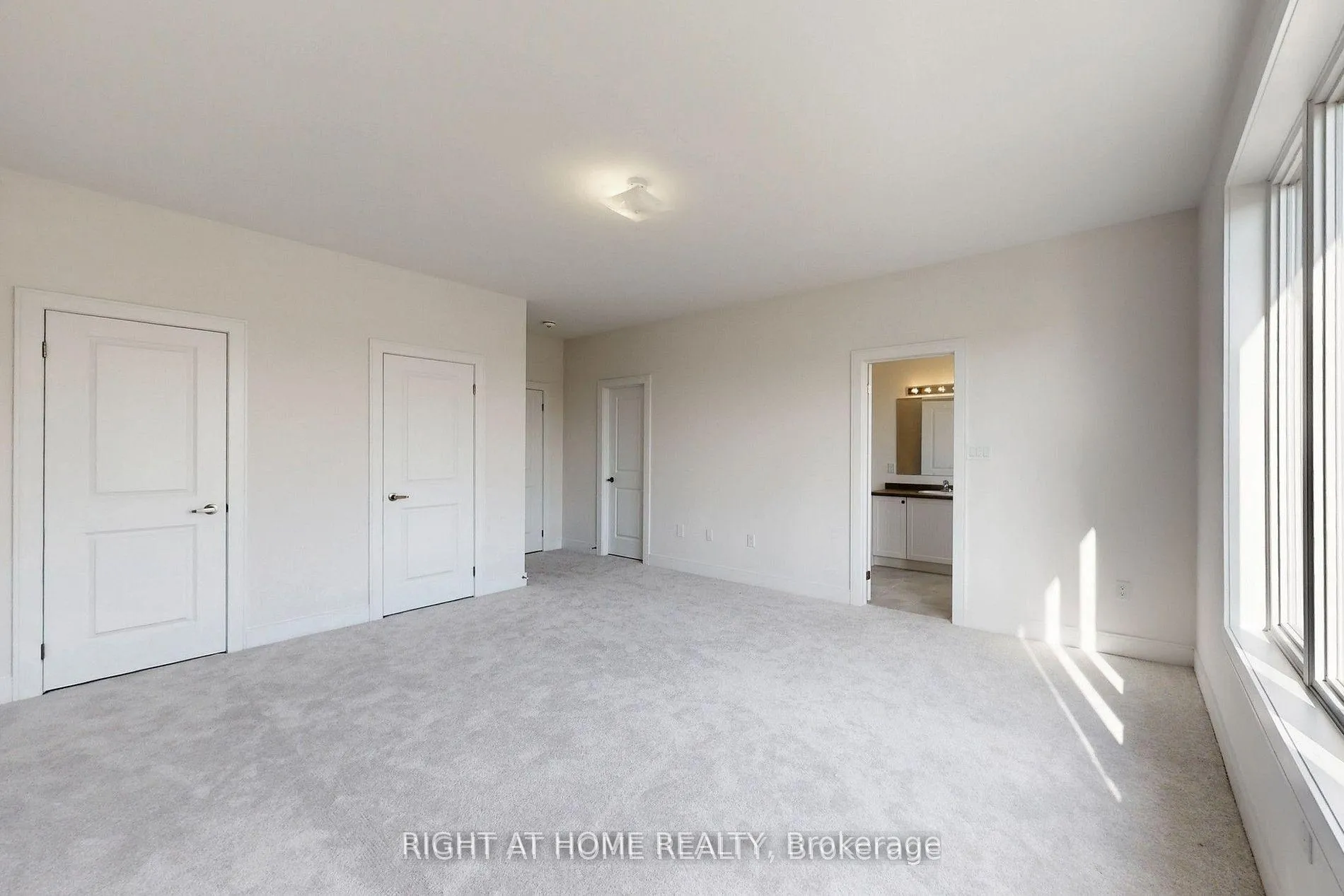 Photo 23 of 243 Duncan Street, Clearview, Stayner — HOMEH