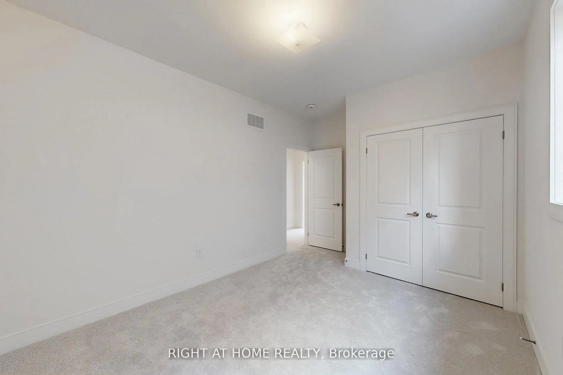 Photo 33 of 243 Duncan Street, Clearview, Stayner — HOMEH