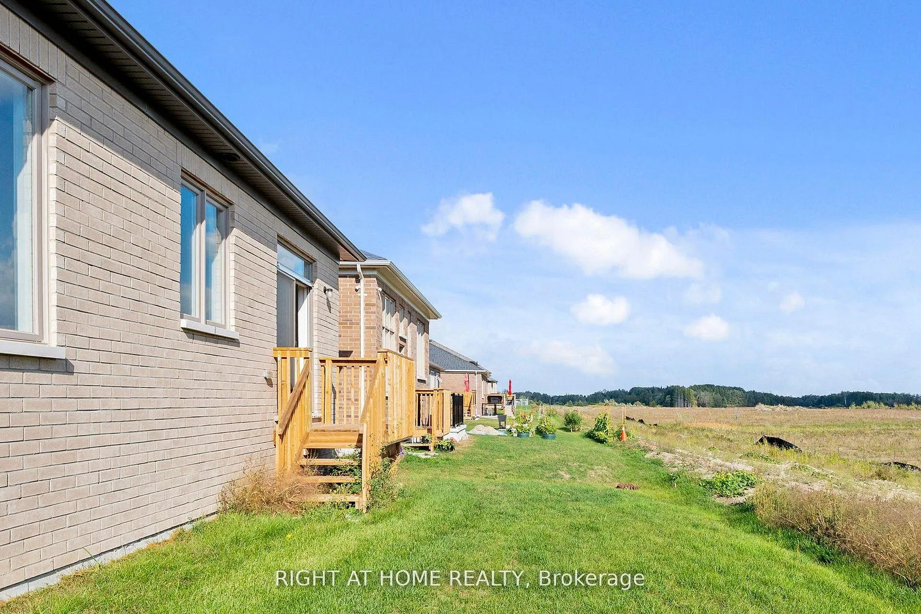 Photo 42 of 243 Duncan Street, Clearview, Stayner — HOMEH