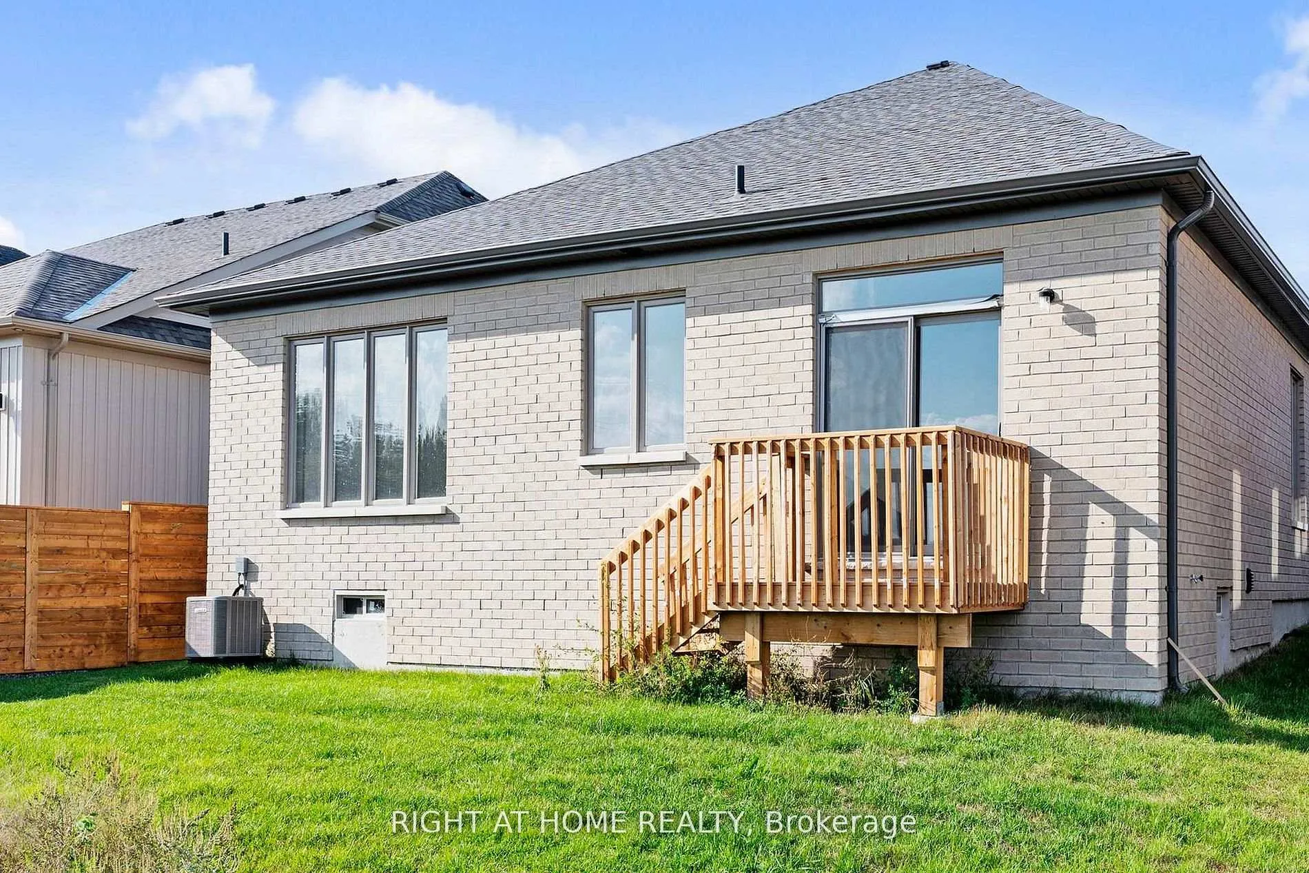 Photo 43 of 243 Duncan Street, Clearview, Stayner — HOMEH