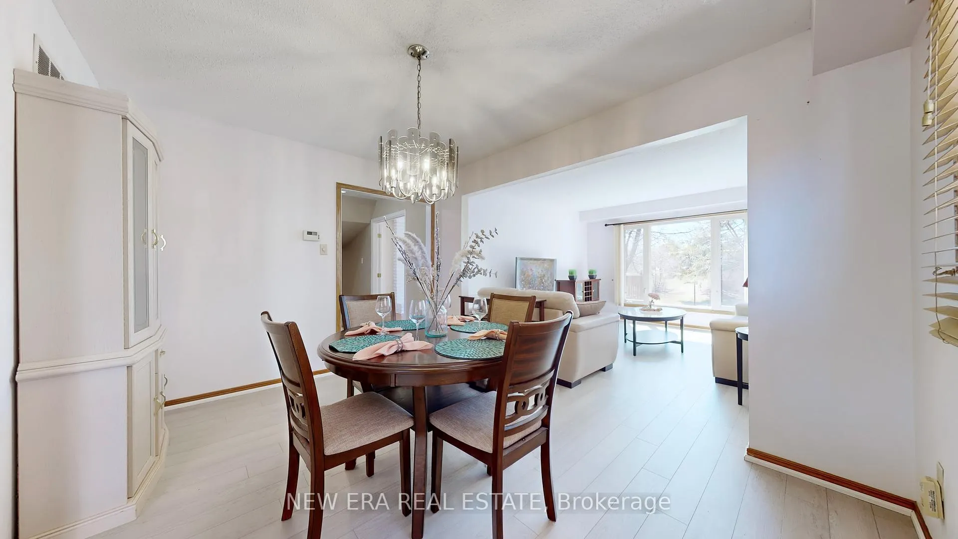 Photo 7 of 100 Cherry Hills Road, Vaughan, Glen Shields — HOMEH