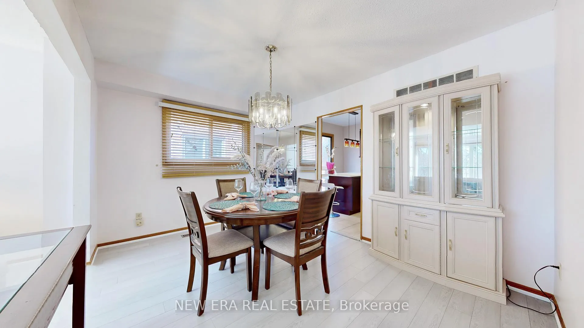Photo 9 of 100 Cherry Hills Road, Vaughan, Glen Shields — HOMEH