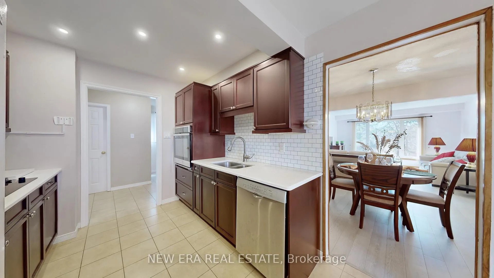 Photo 13 of 100 Cherry Hills Road, Vaughan, Glen Shields — HOMEH