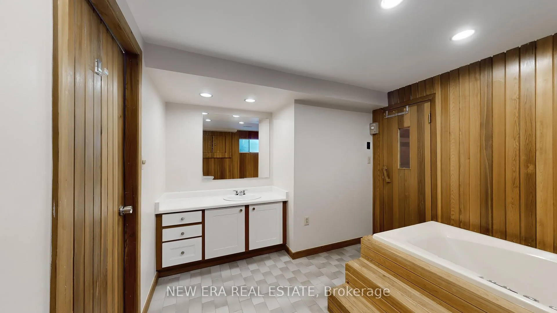 Photo 34 of 100 Cherry Hills Road, Vaughan, Glen Shields — HOMEH