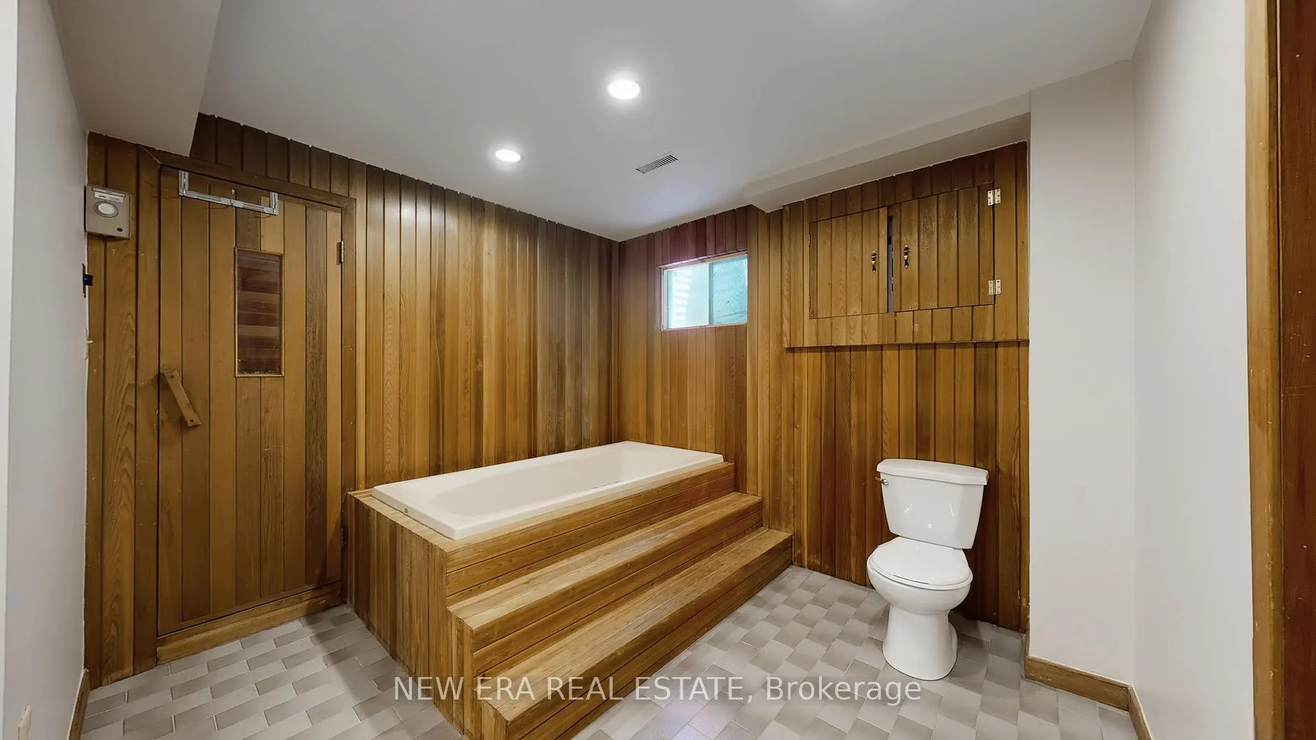 Photo 35 of 100 Cherry Hills Road, Vaughan, Glen Shields — HOMEH