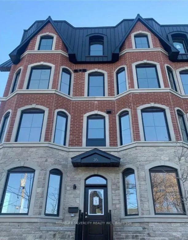 Front of Unit 1, 35 Somers Avenue
