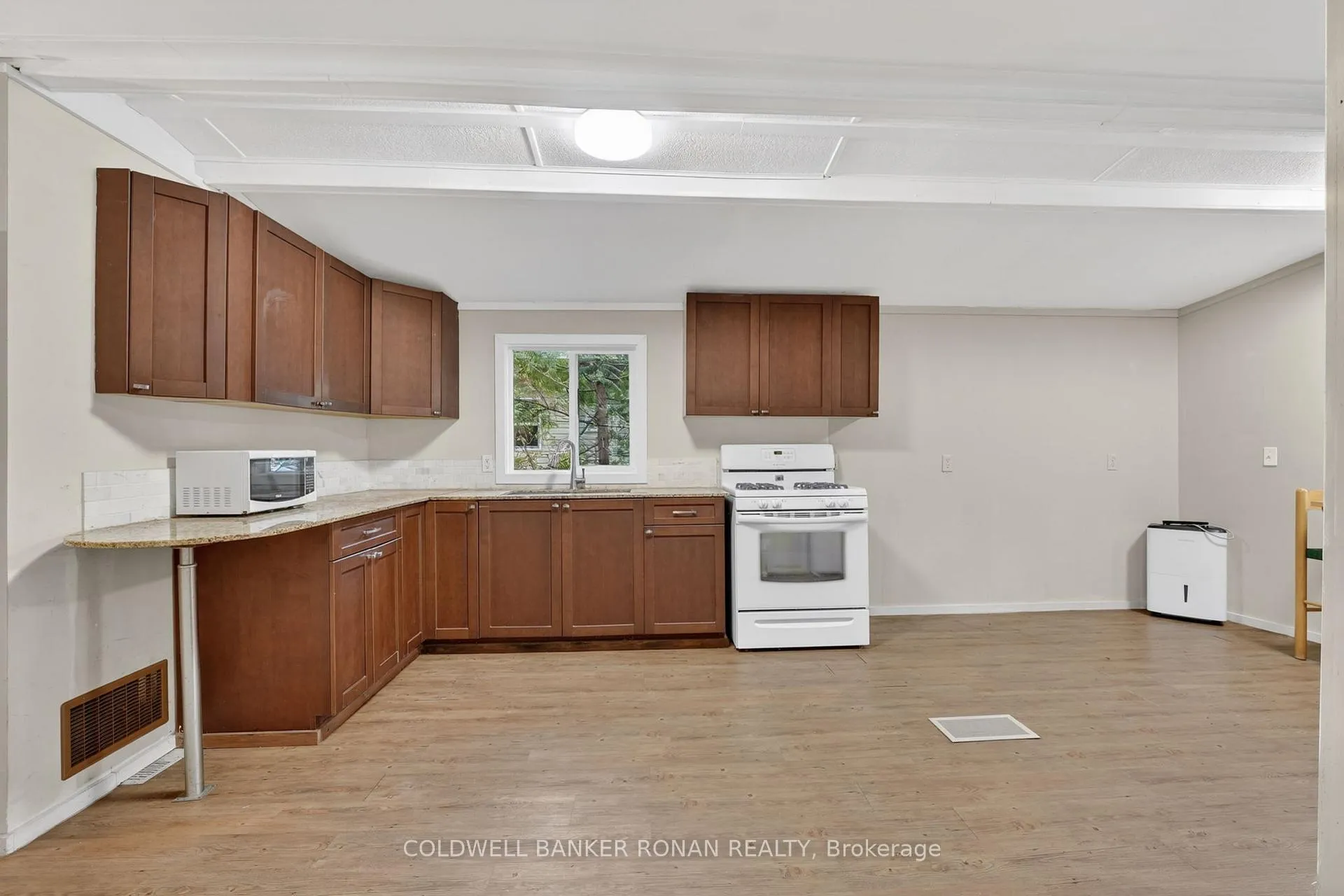 Photo 6 of Unit 23, 1007 Racoon Road, Gravenhurst, Morrison — HOMEH