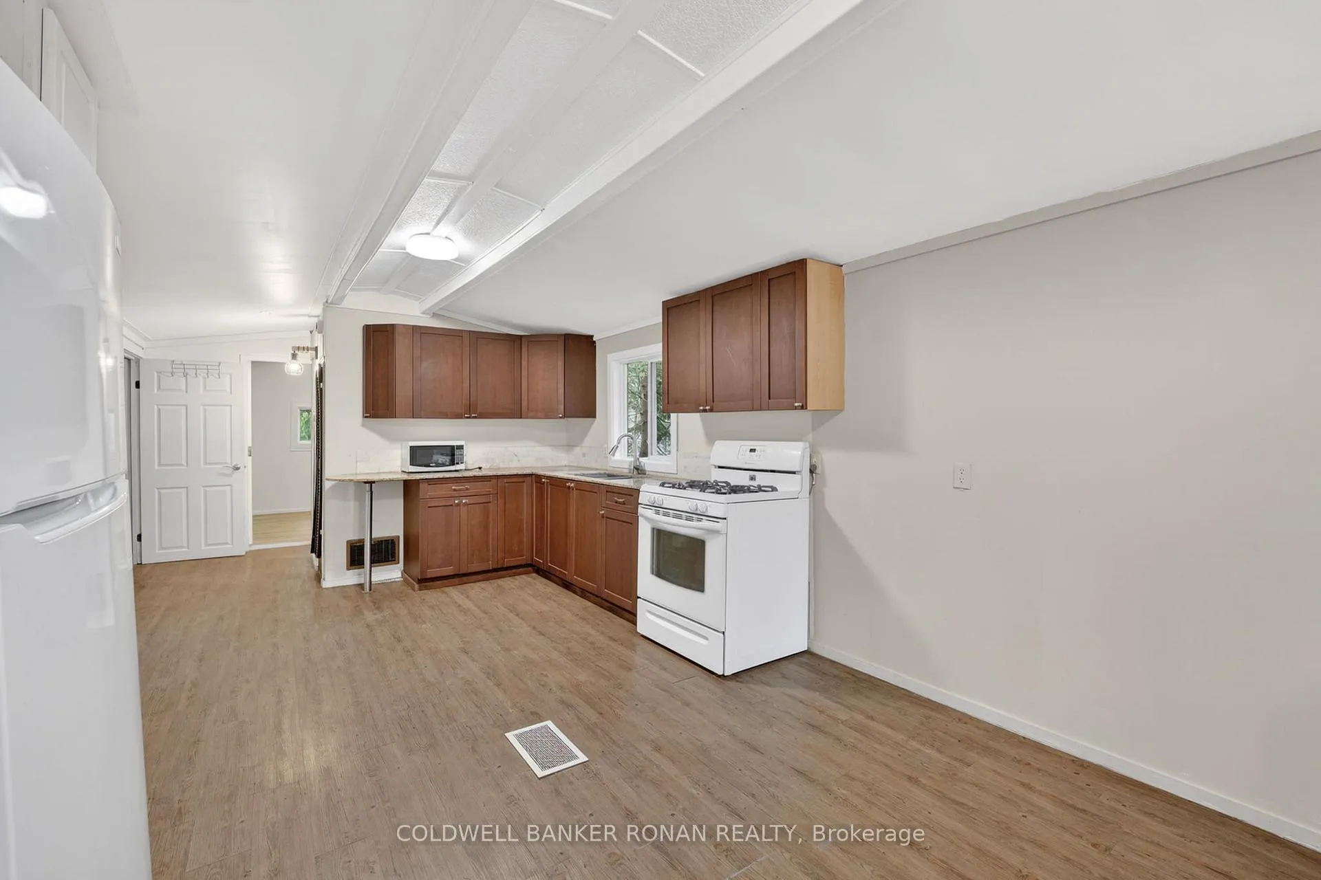 Photo 11 of Unit 23, 1007 Racoon Road, Gravenhurst, Morrison — HOMEH