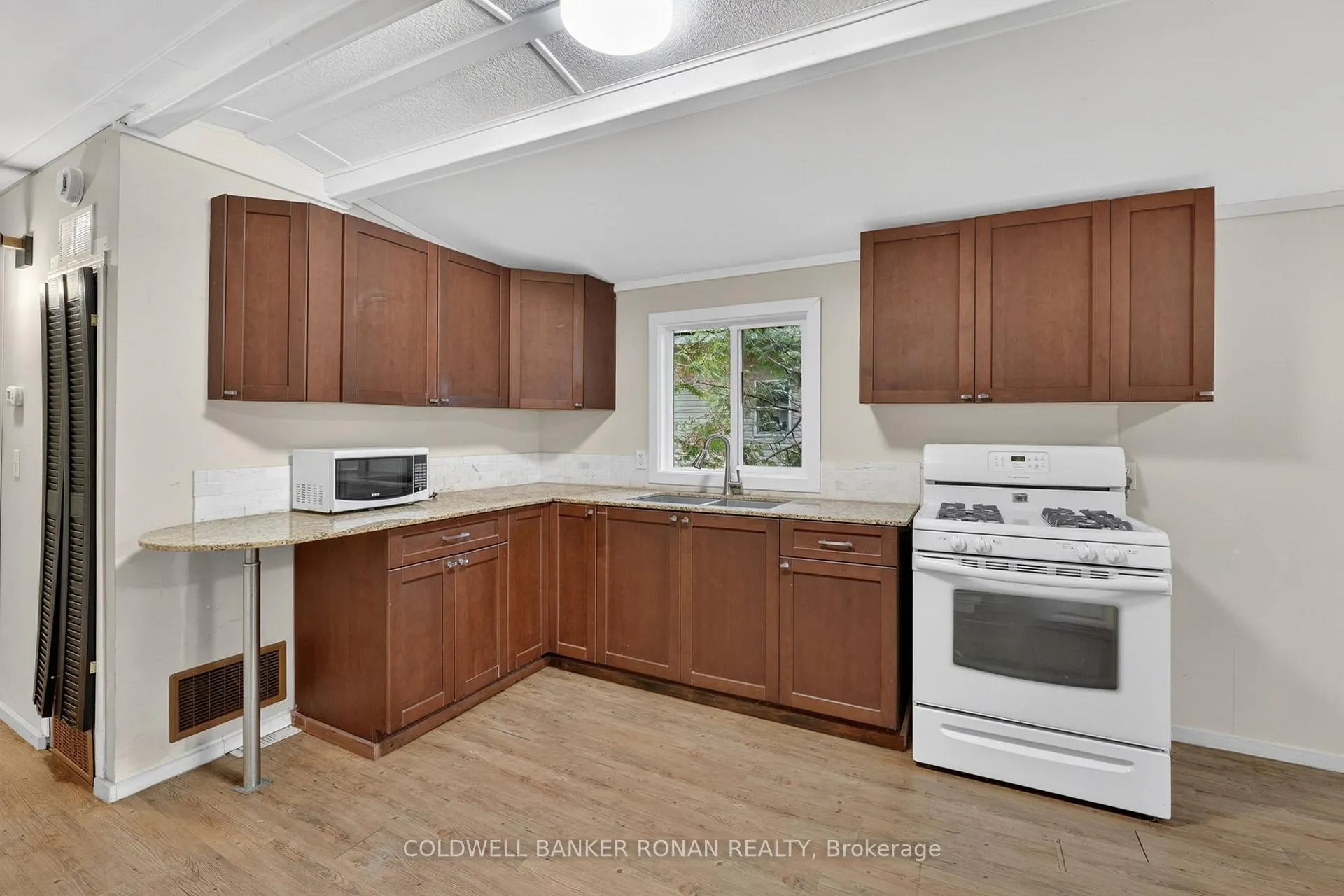 Photo 12 of Unit 23, 1007 Racoon Road, Gravenhurst, Morrison — HOMEH