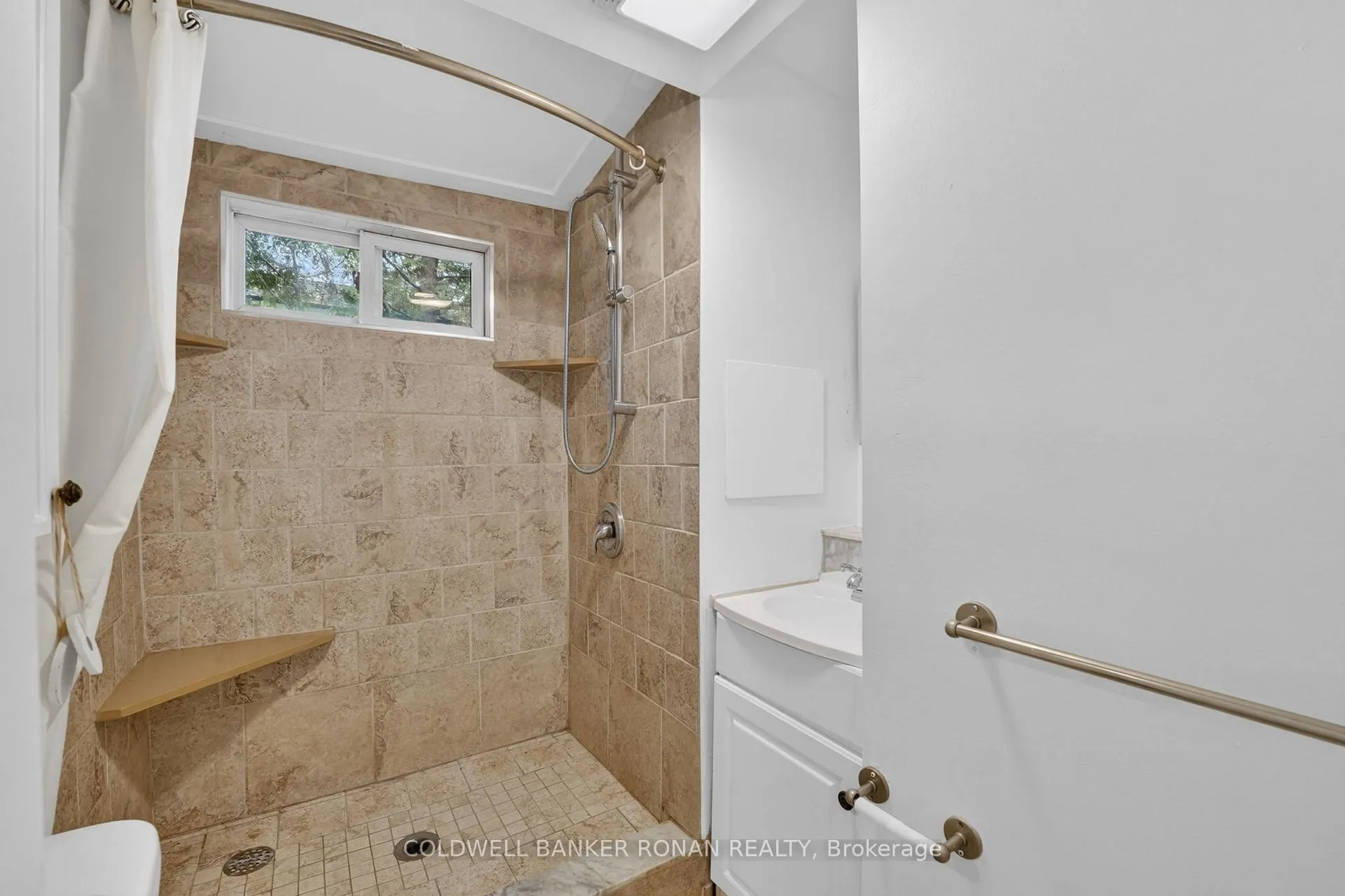 Photo 16 of Unit 23, 1007 Racoon Road, Gravenhurst, Morrison — HOMEH