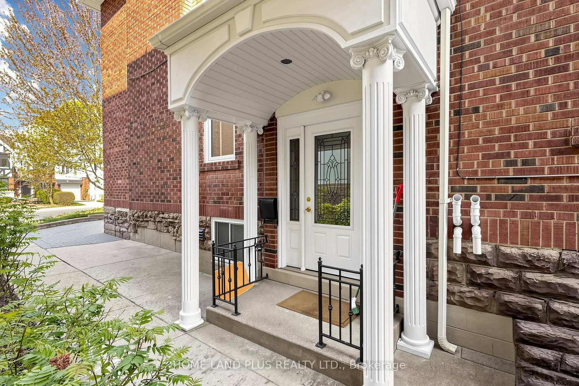 Photo 3 of Unit Unit 3, 919 Avenue Road, Toronto, Yonge-Eglinton — HOMEH