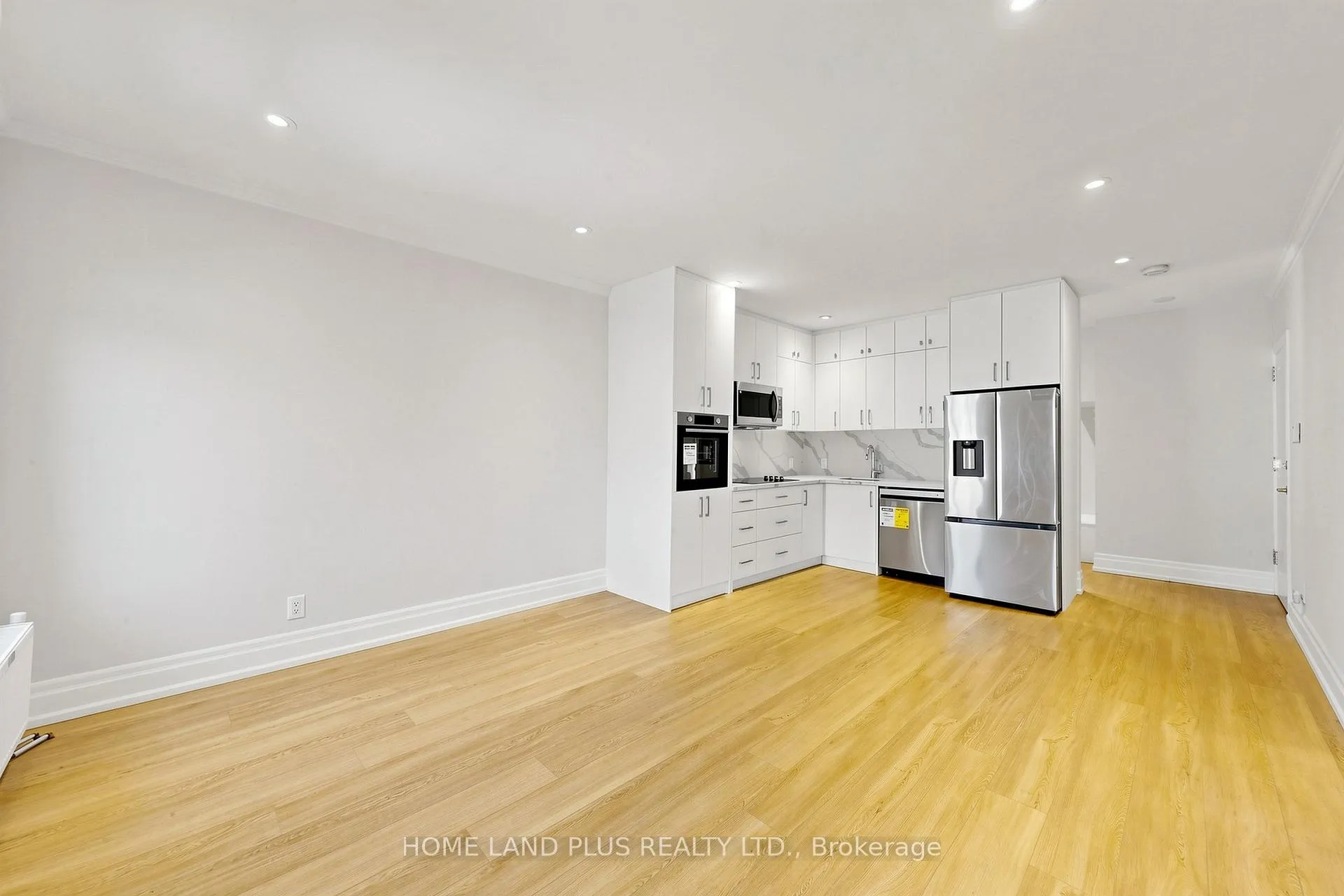 Photo 6 of Unit Unit 3, 919 Avenue Road, Toronto, Yonge-Eglinton — HOMEH