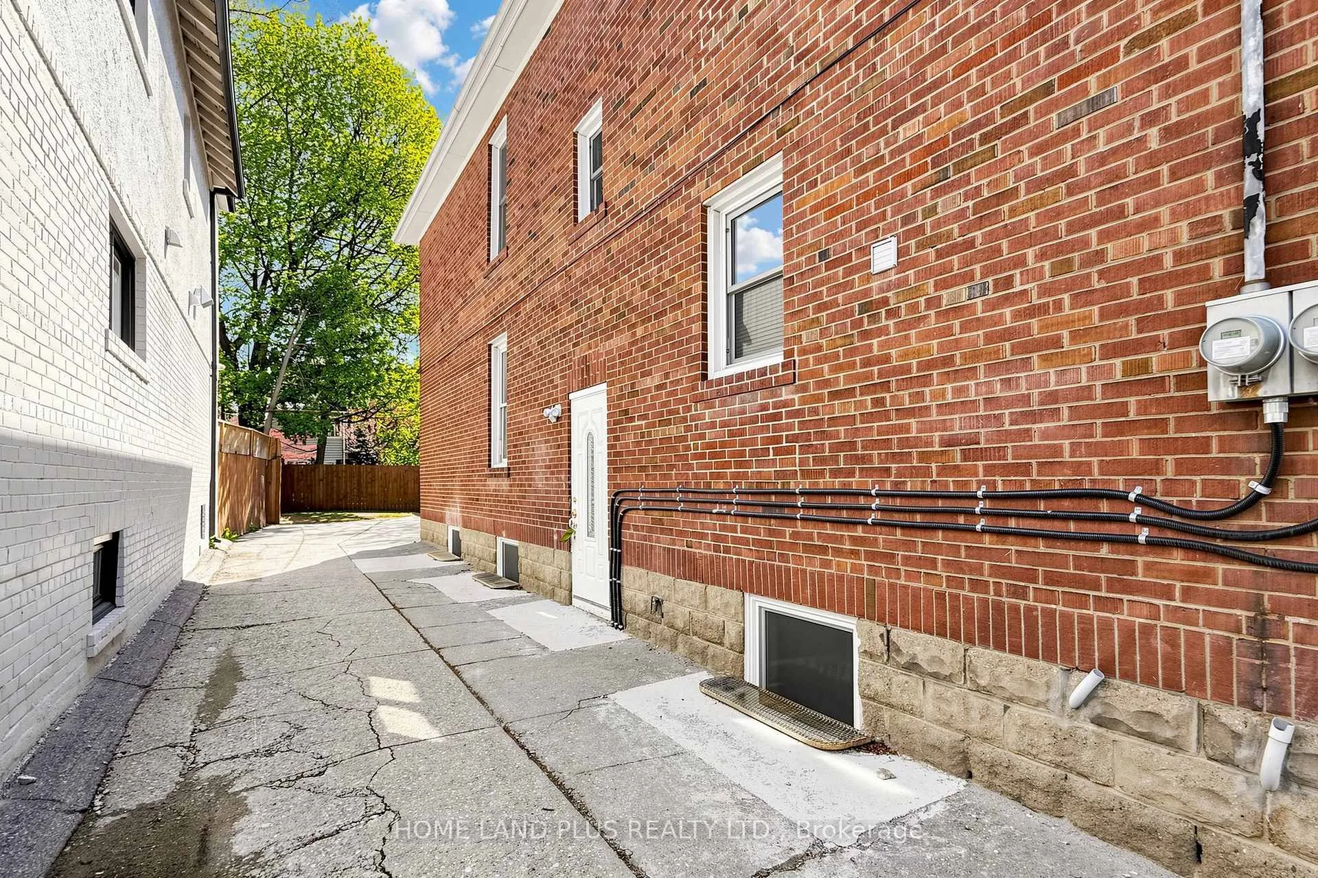 Photo 31 of Unit Unit 3, 919 Avenue Road, Toronto, Yonge-Eglinton — HOMEH