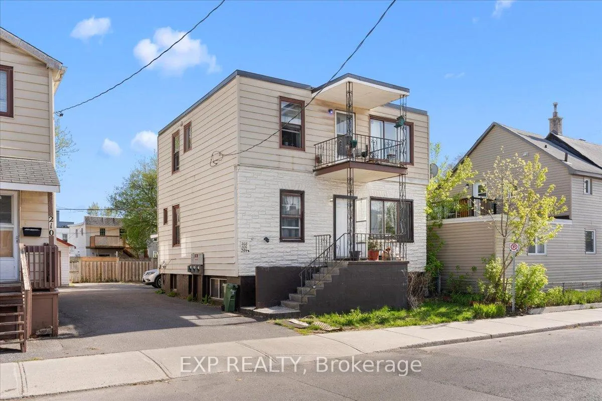 Photo 2 of 208 Montfort Street, Ottawa, Vanier — HOMEH